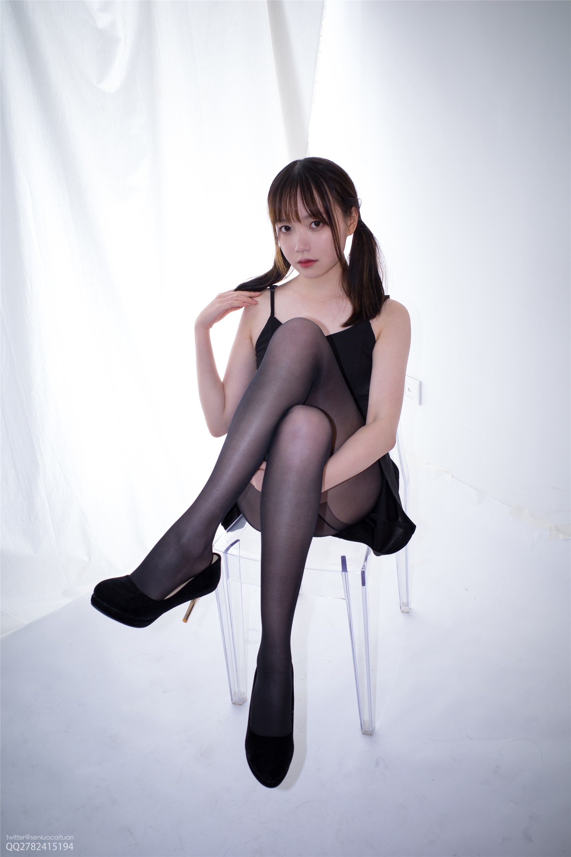 森萝财团萝莉丝足写真 JKFUN-058 Aika 黑涩现实