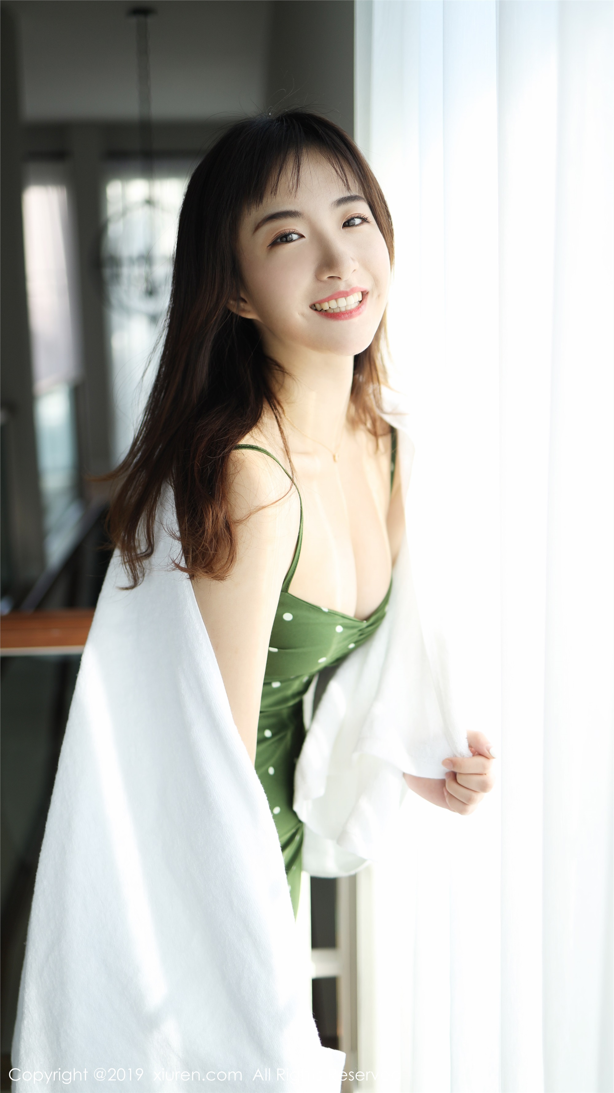 秀人网XIUREN写真 No.1892 室外小清新 艺儿拿铁