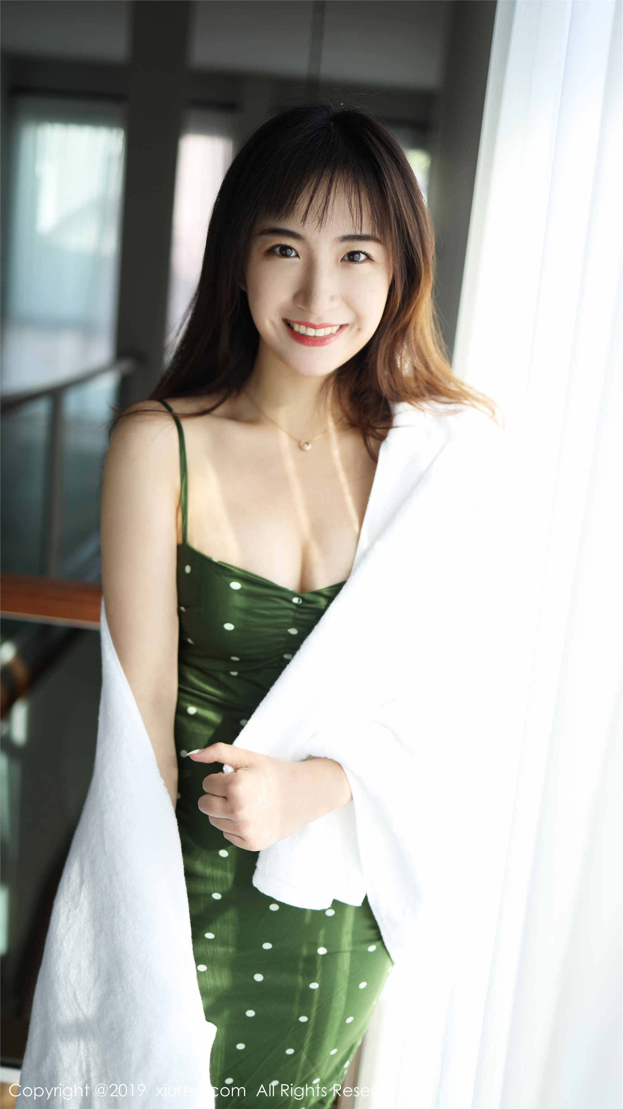 秀人网XIUREN写真 No.1892 室外小清新 艺儿拿铁