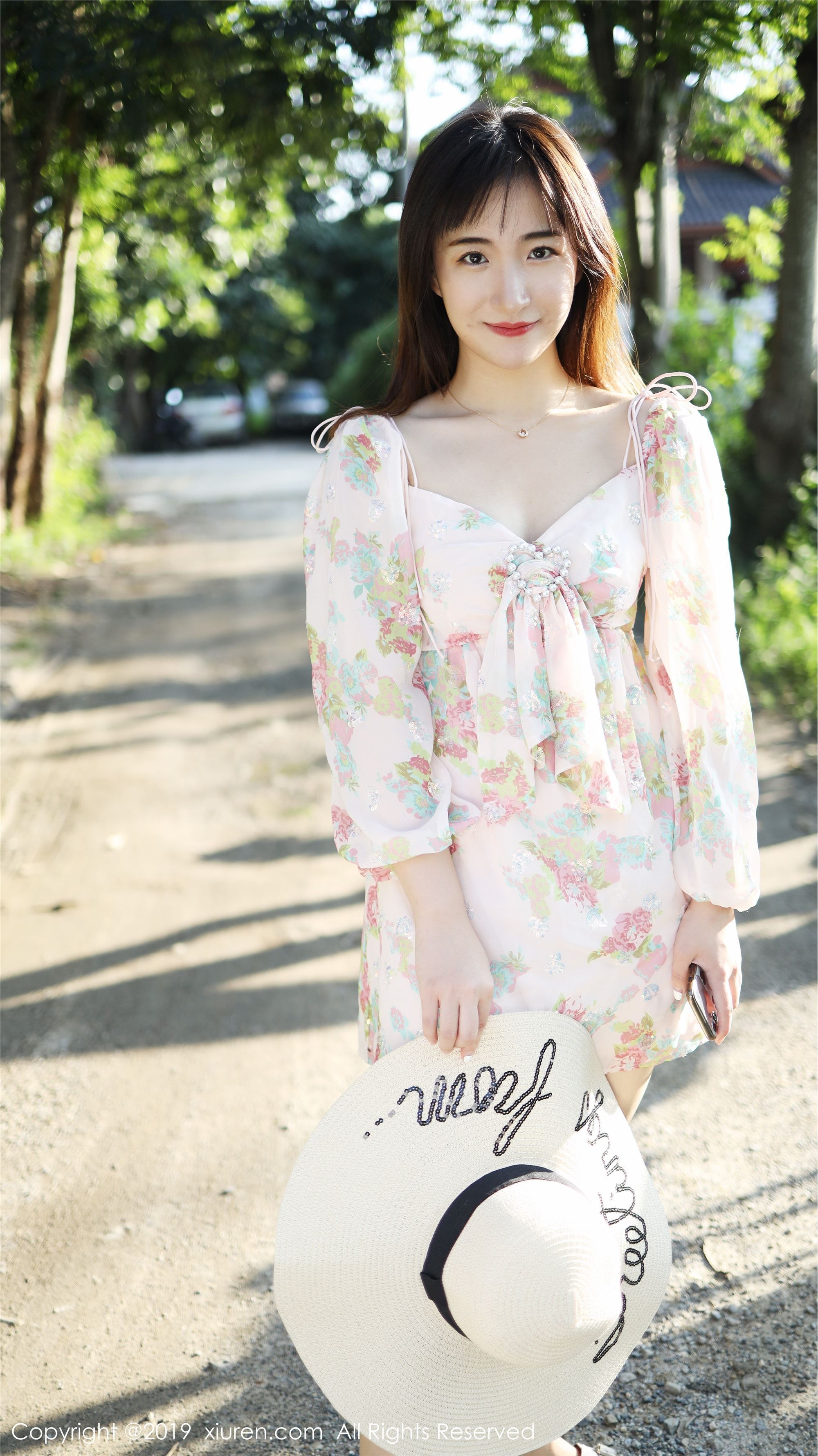 秀人网XIUREN写真 No.1892 室外小清新 艺儿拿铁
