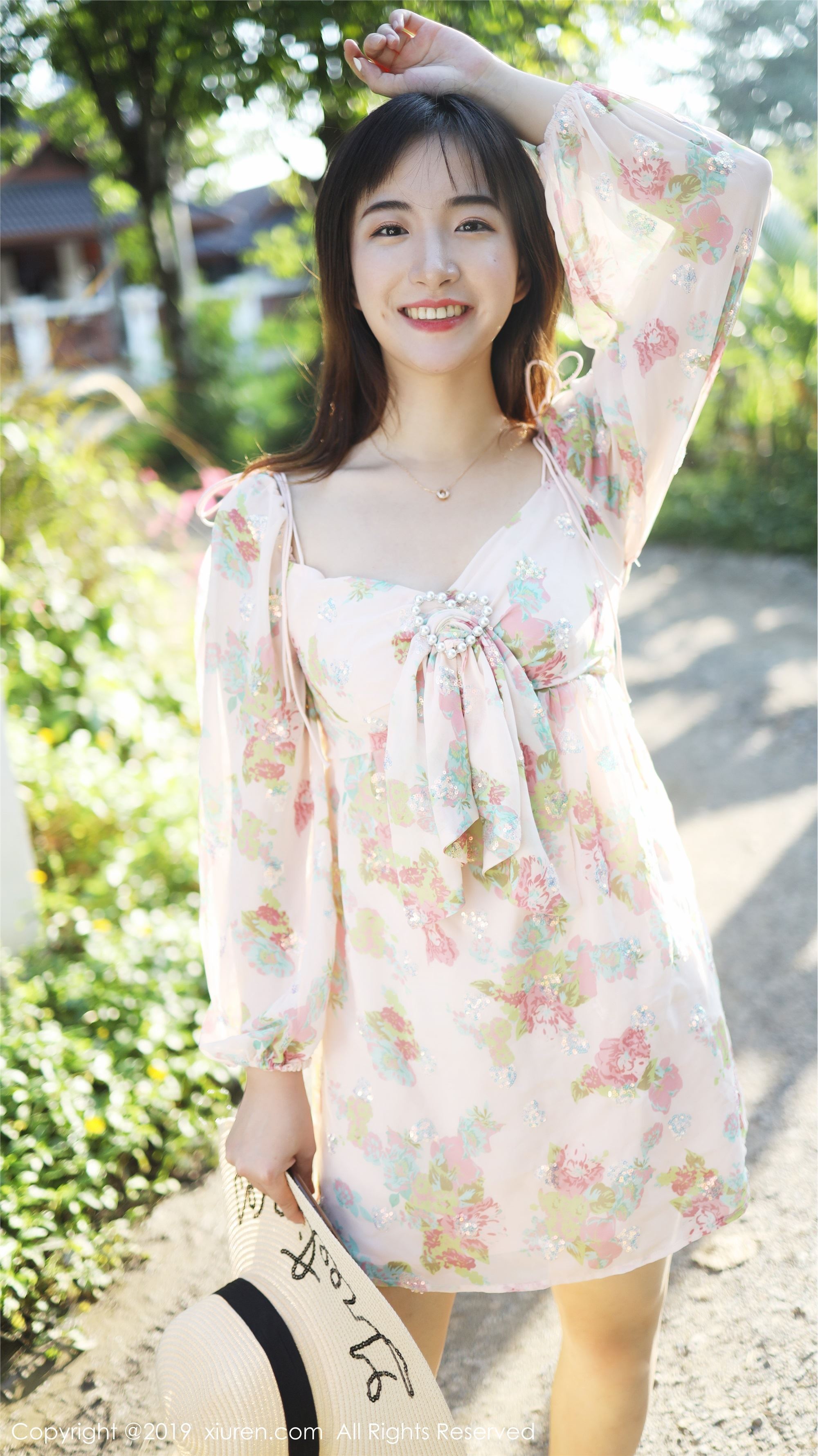 秀人网XIUREN写真 No.1892 室外小清新 艺儿拿铁