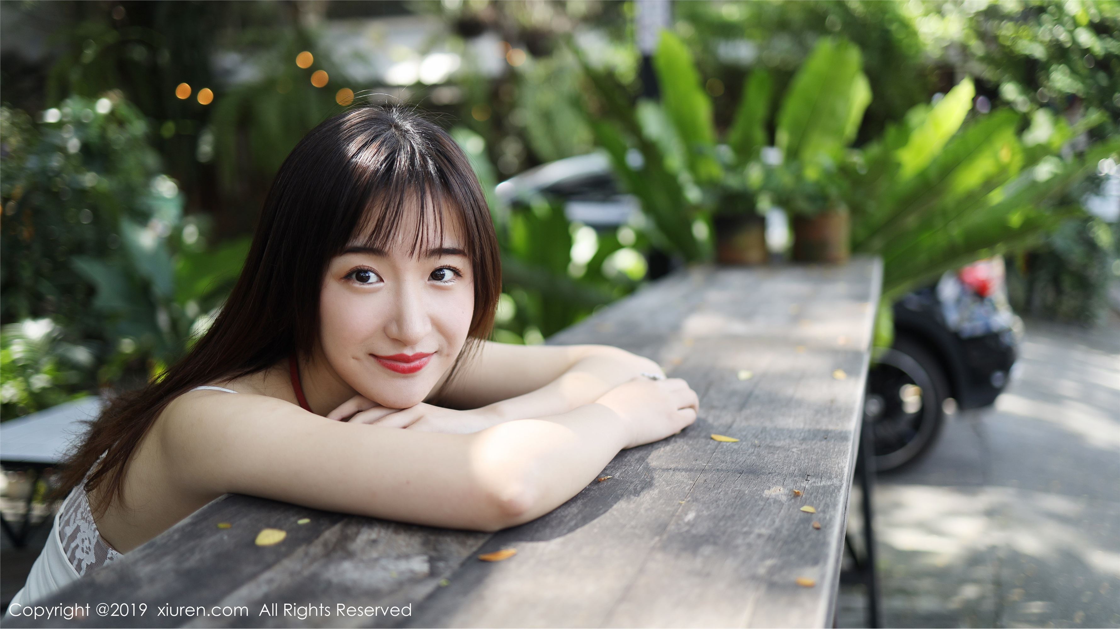 秀人网XIUREN写真 No.1892 室外小清新 艺儿拿铁