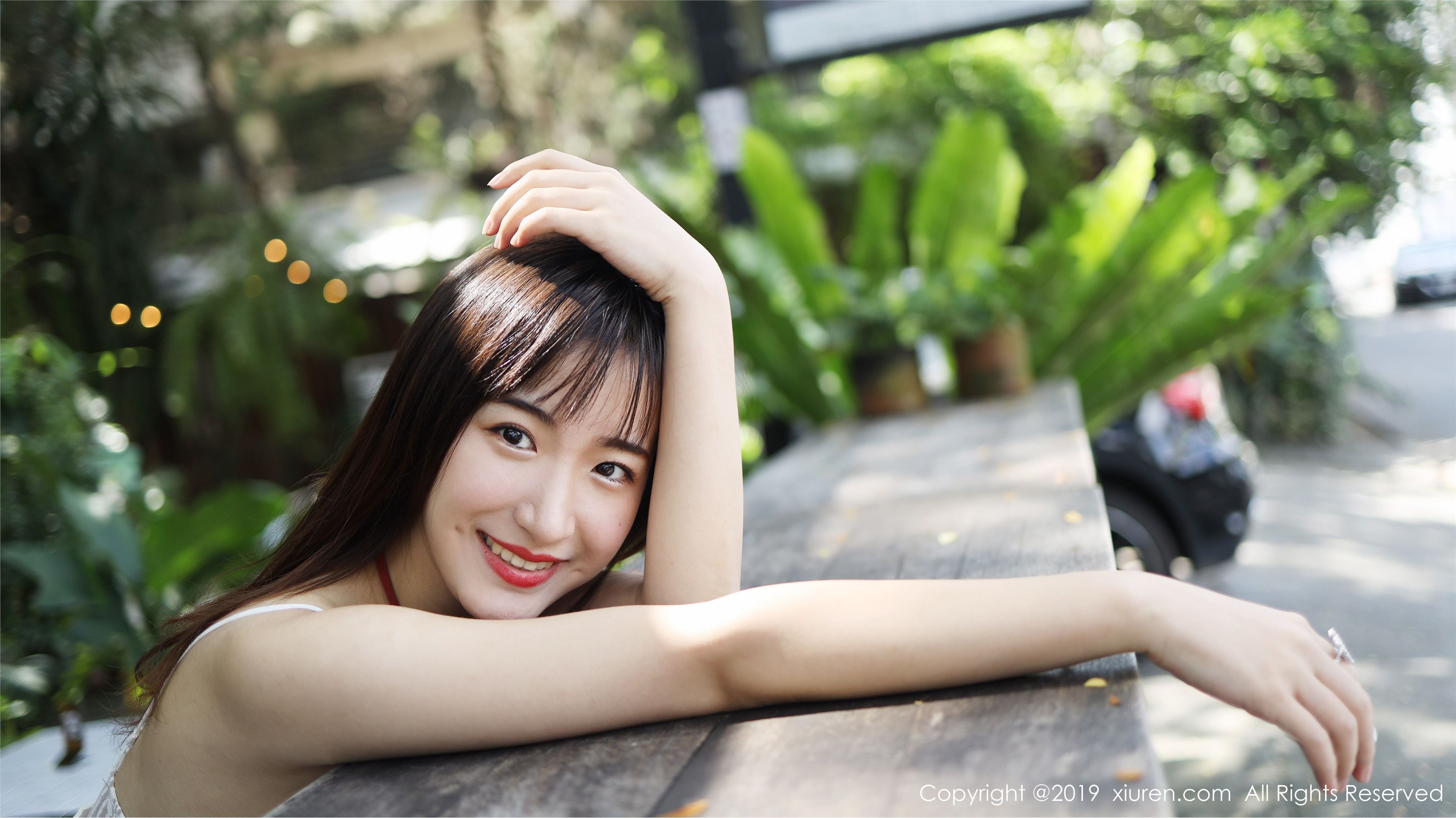 秀人网XIUREN写真 No.1892 室外小清新 艺儿拿铁