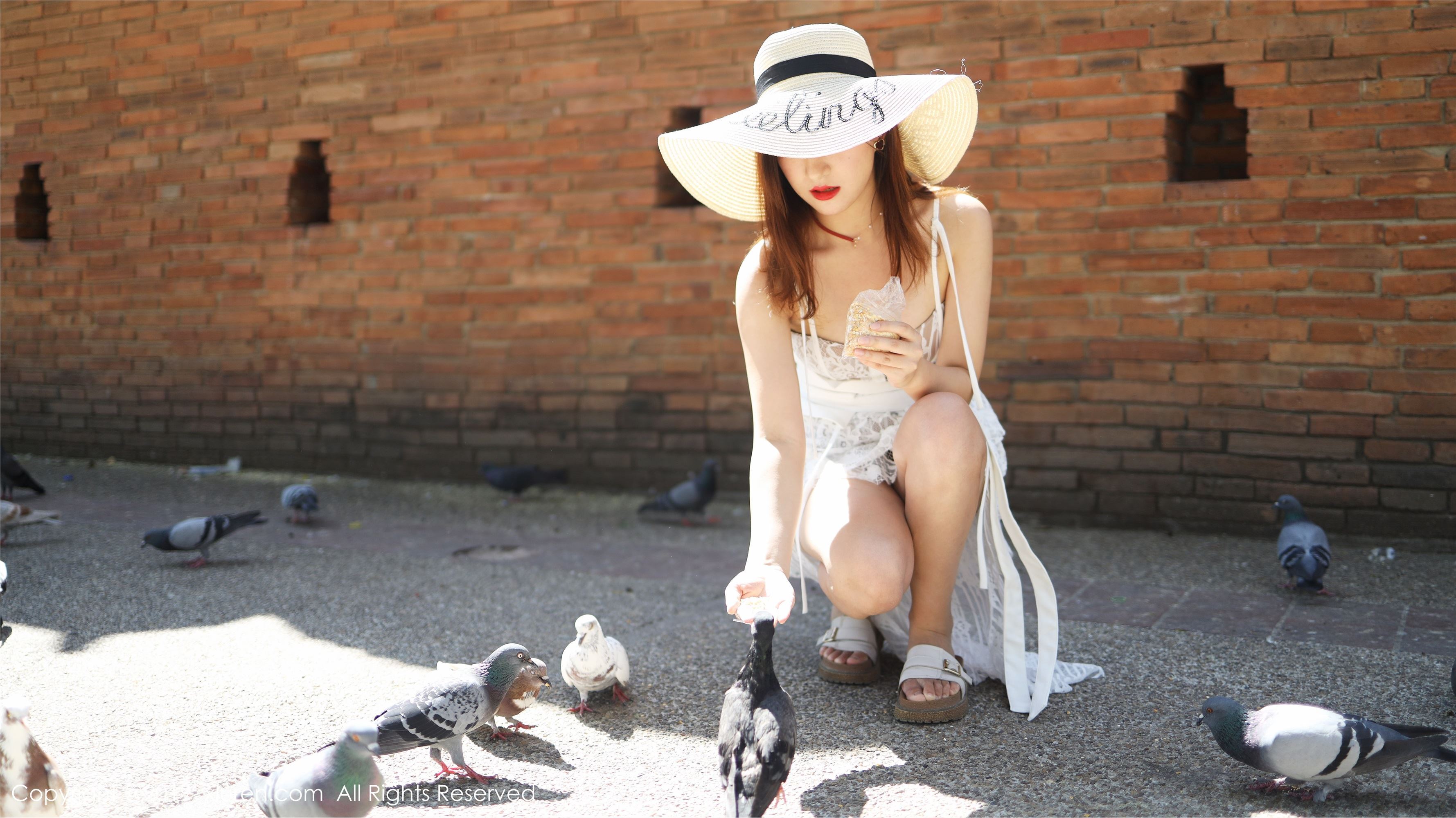 秀人网XIUREN写真 No.1892 室外小清新 艺儿拿铁