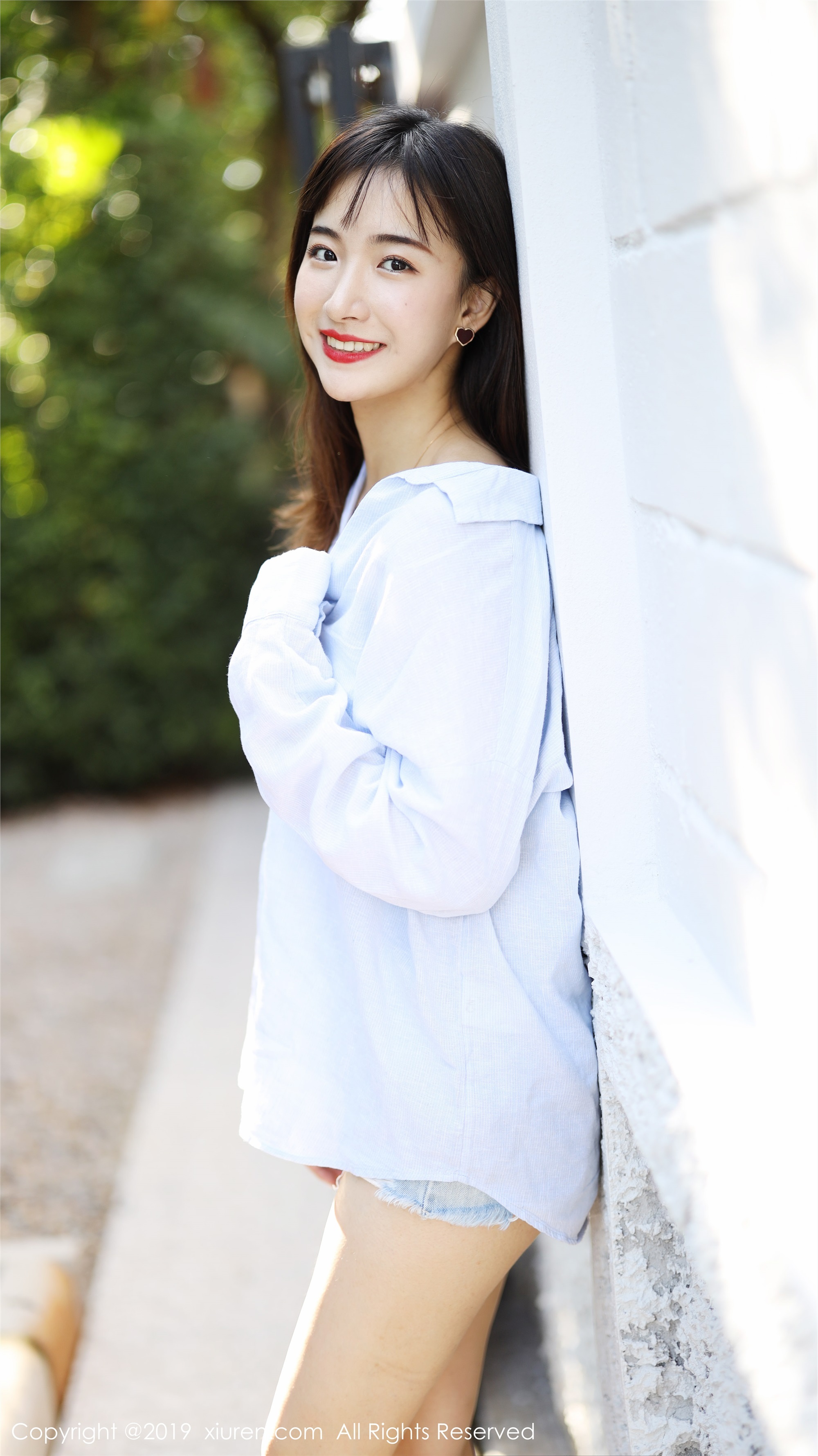 秀人网XIUREN写真 No.1892 室外小清新 艺儿拿铁
