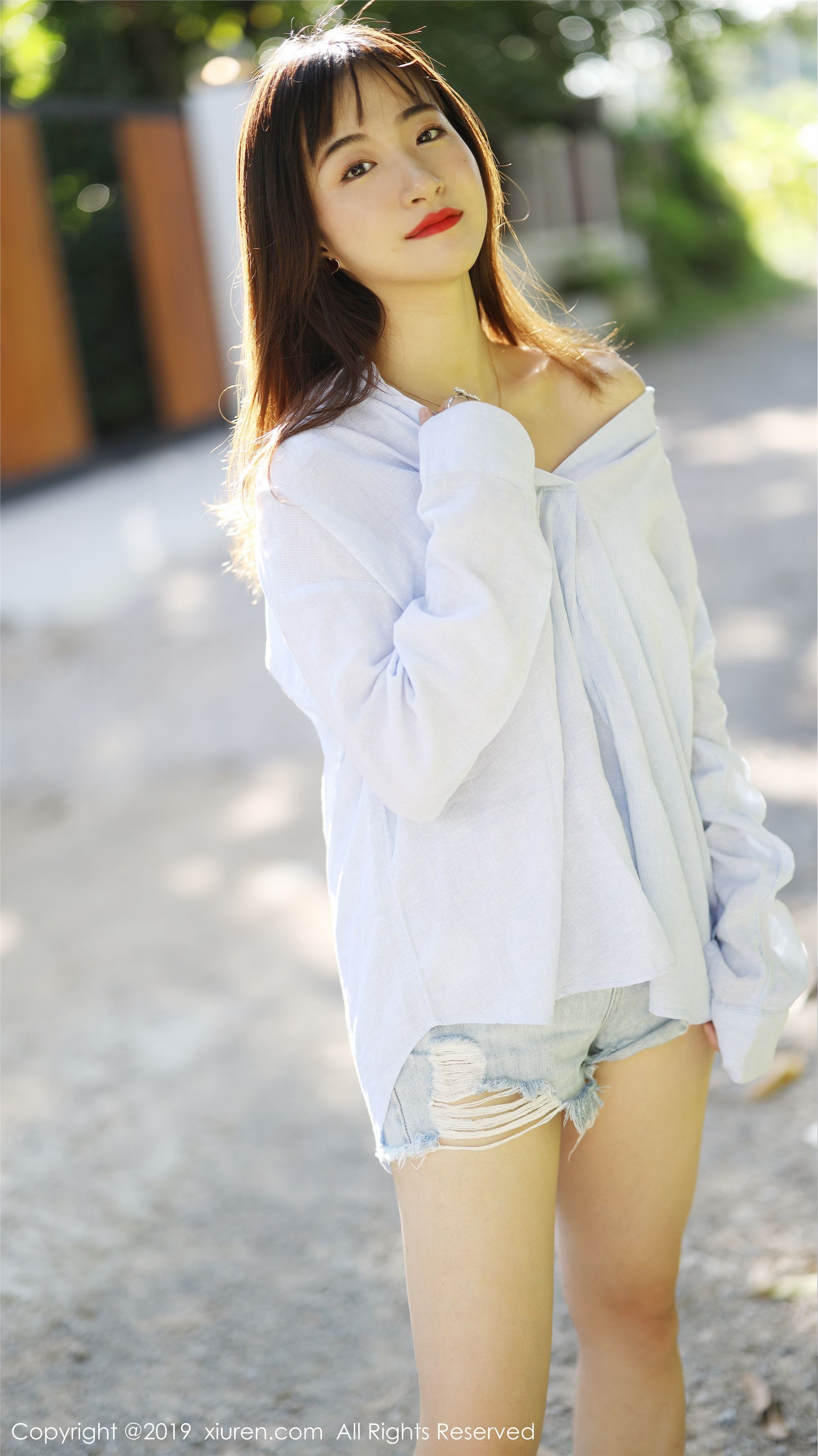 秀人网XIUREN写真 No.1892 室外小清新 艺儿拿铁