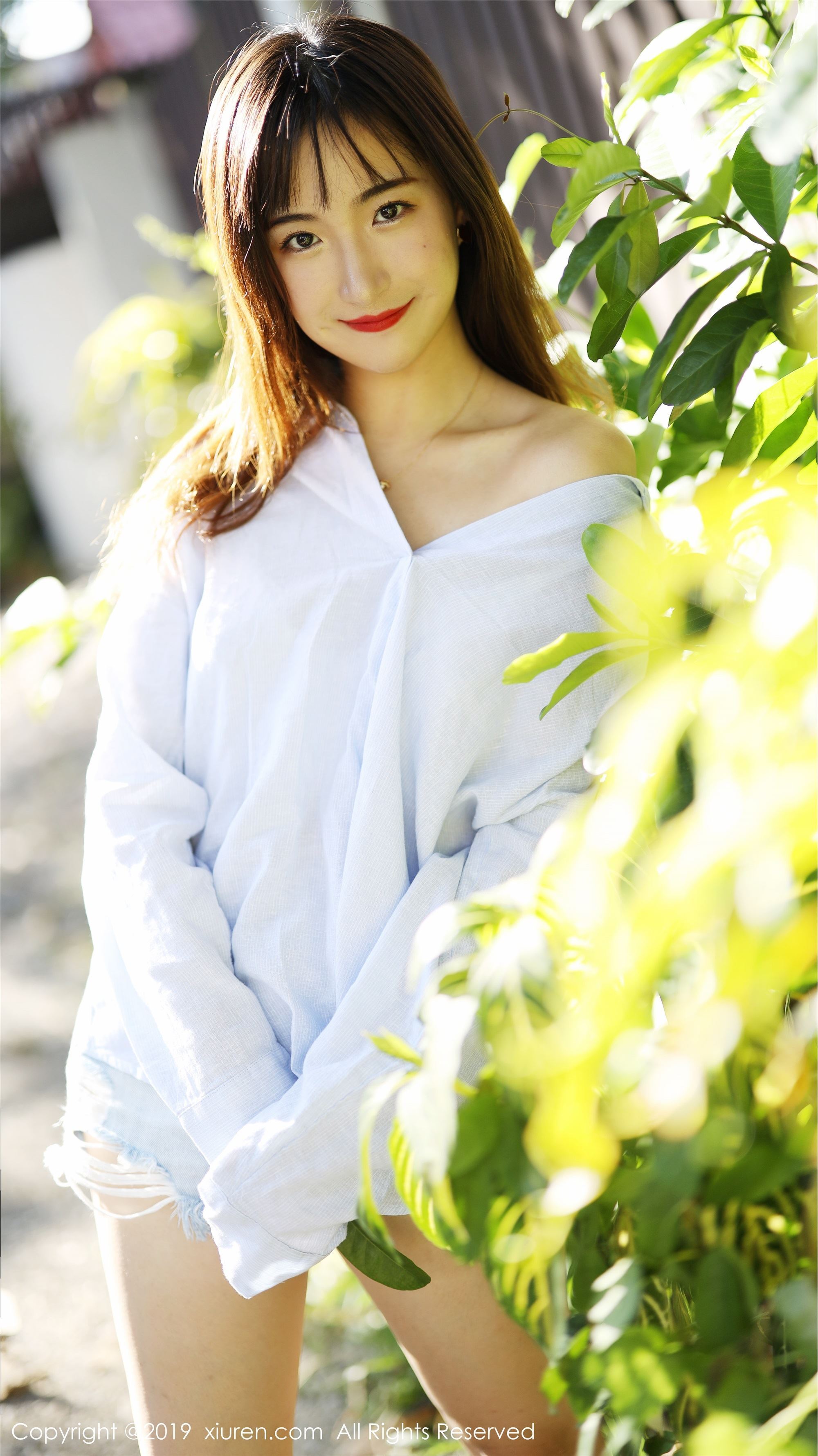 秀人网XIUREN写真 No.1892 室外小清新 艺儿拿铁