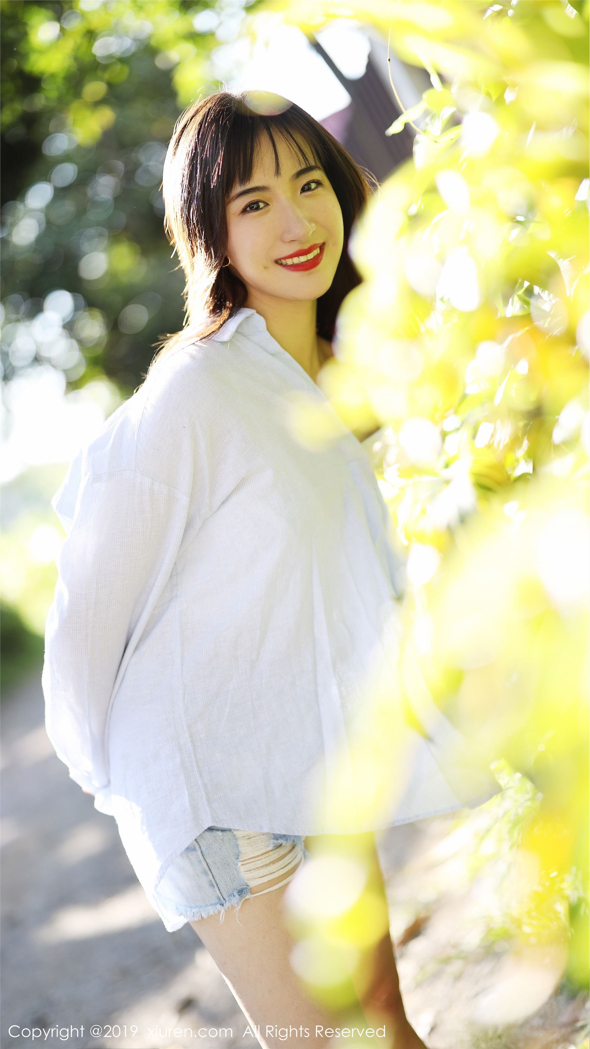 秀人网XIUREN写真 No.1892 室外小清新 艺儿拿铁