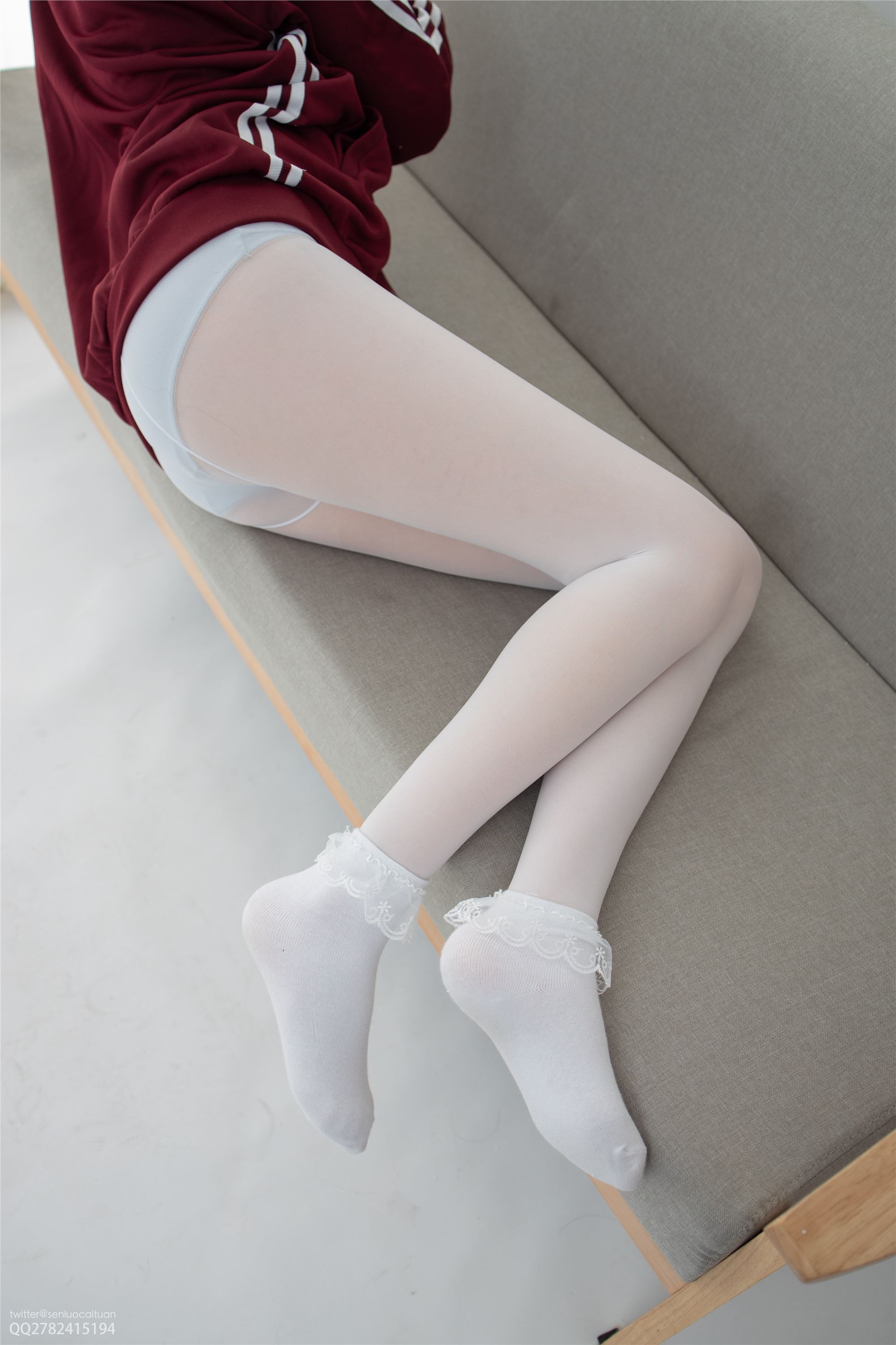 森罗财团 定制 VOL.002-3 Aika 白丝套蕾丝花边短袜