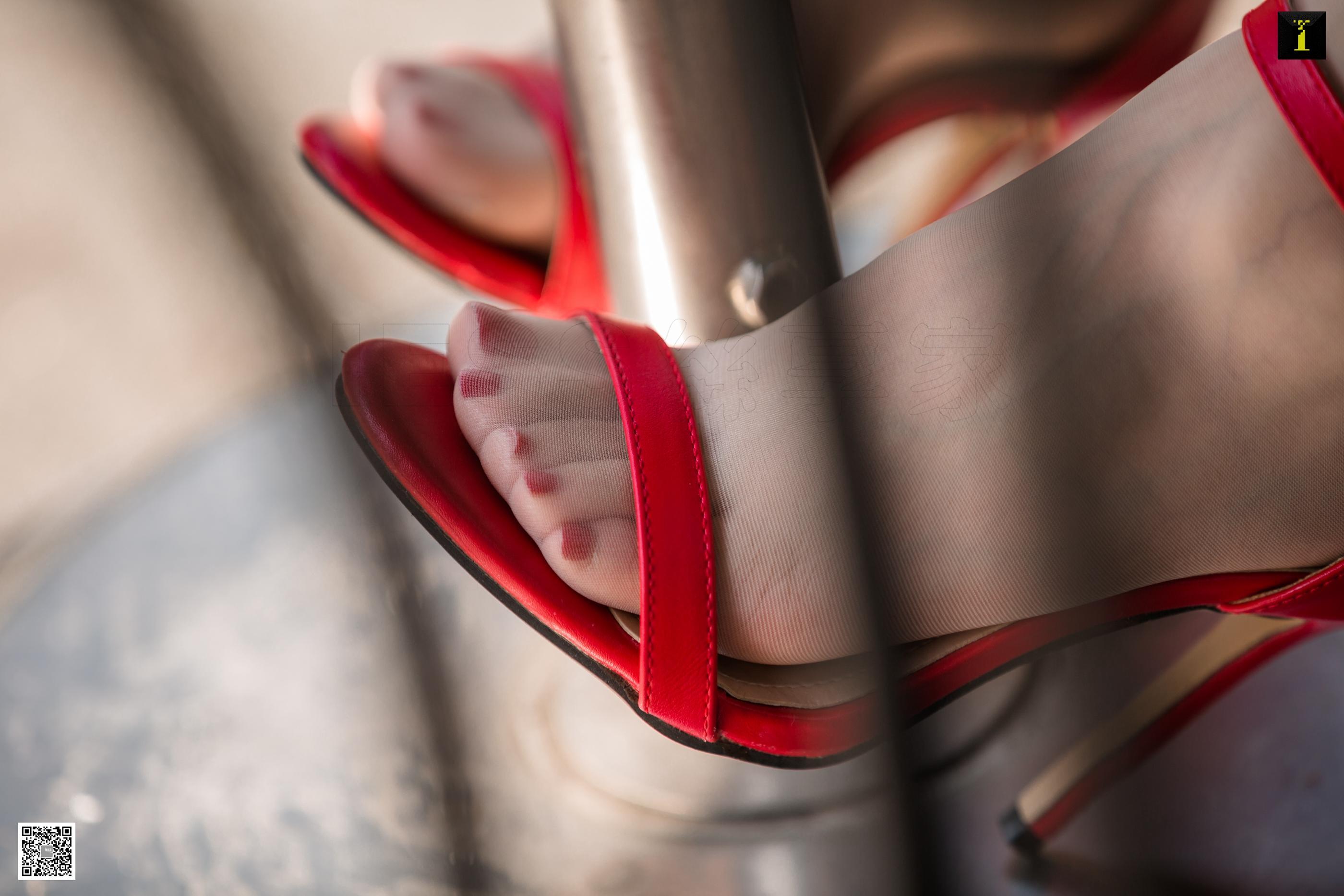 IESS异思趣向2020.02.01 SXJ.669《咖啡店门口的女孩》紫薇