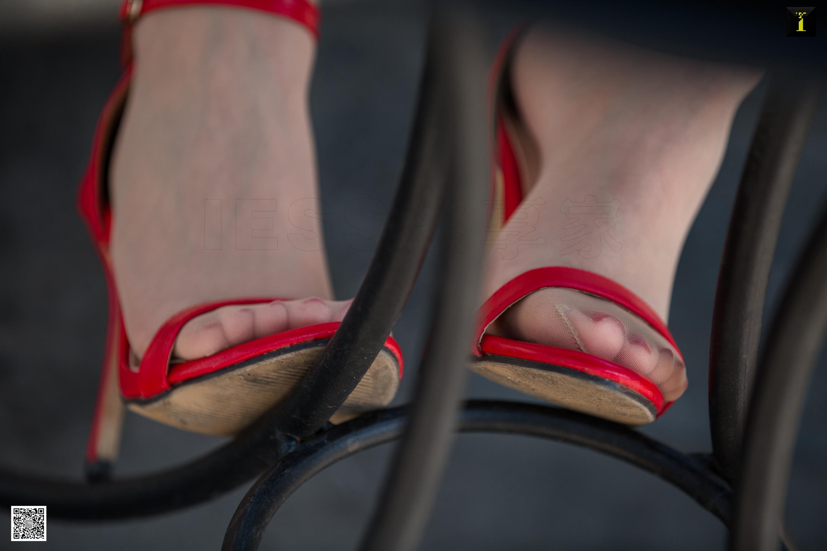 IESS异思趣向2020.02.01 SXJ.669《咖啡店门口的女孩》紫薇