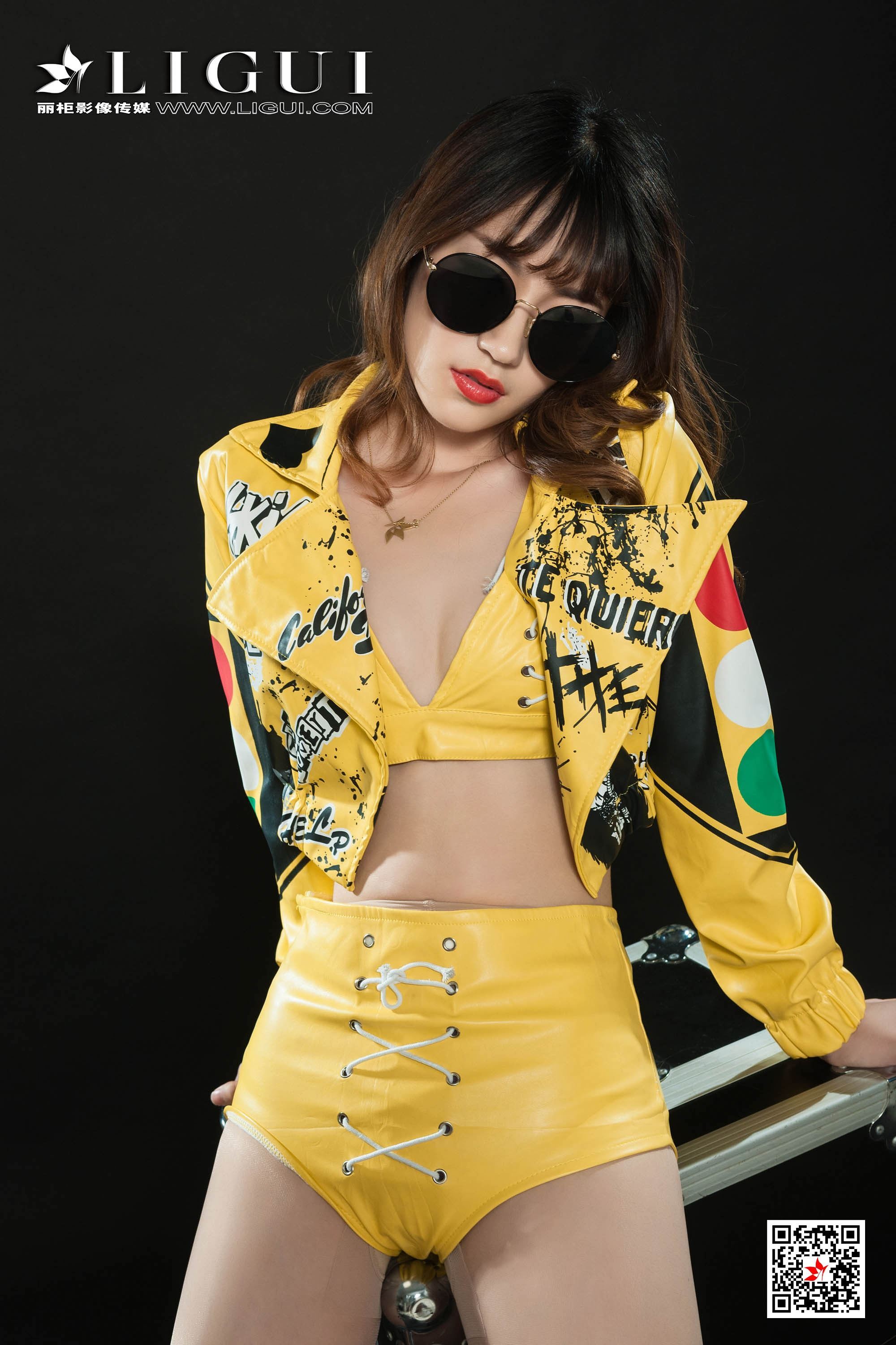 Ligui丽柜  2020.03.05《性感赛道女郎》-安娜