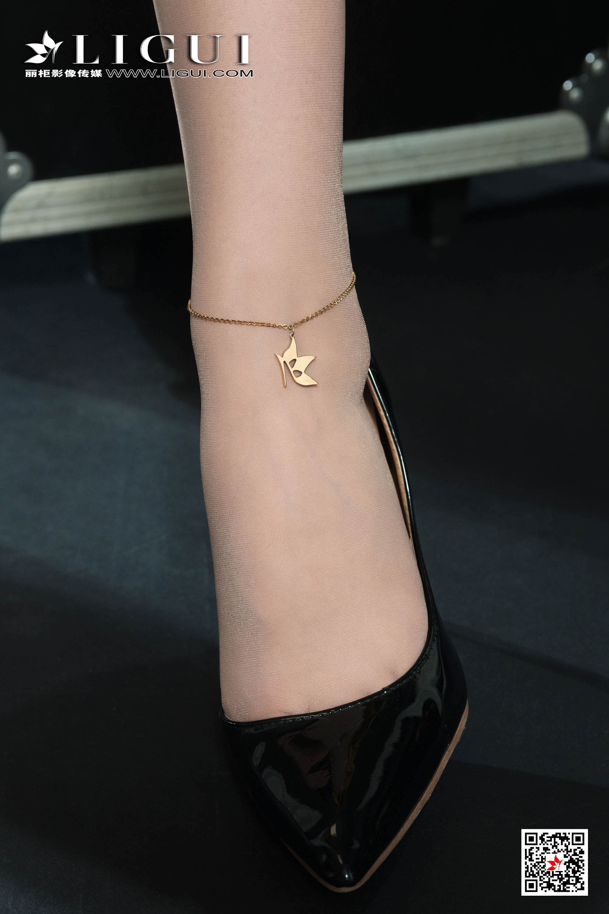 Ligui丽柜  2020.03.05《性感赛道女郎》-安娜