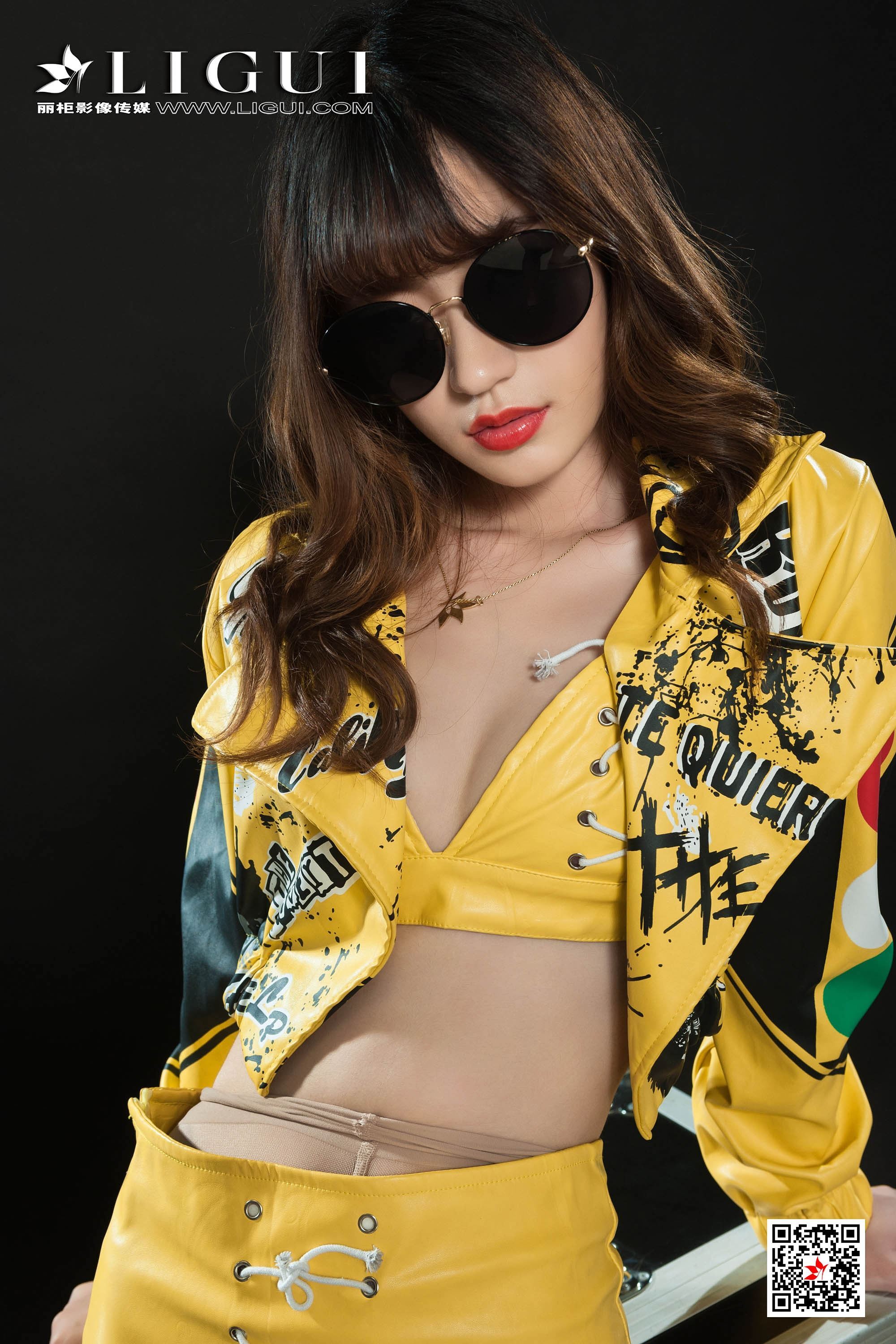 Ligui丽柜  2020.03.05《性感赛道女郎》-安娜