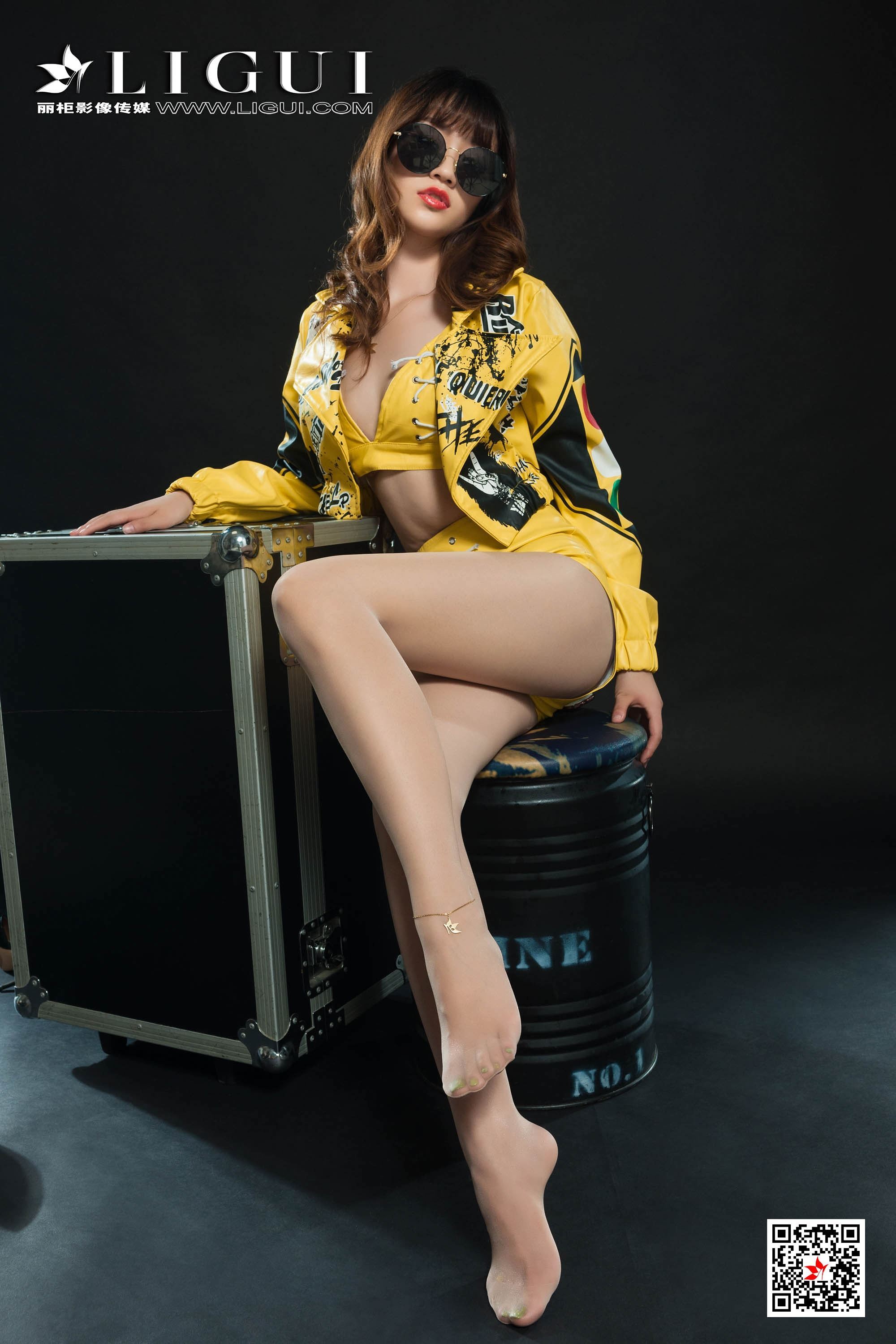 Ligui丽柜  2020.03.05《性感赛道女郎》-安娜