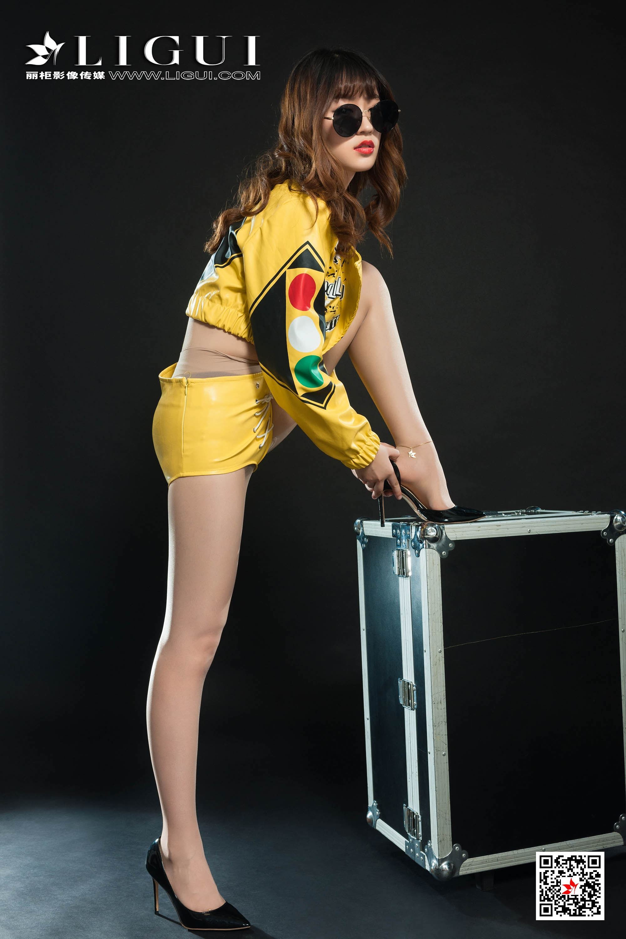 Ligui丽柜  2020.03.05《性感赛道女郎》-安娜