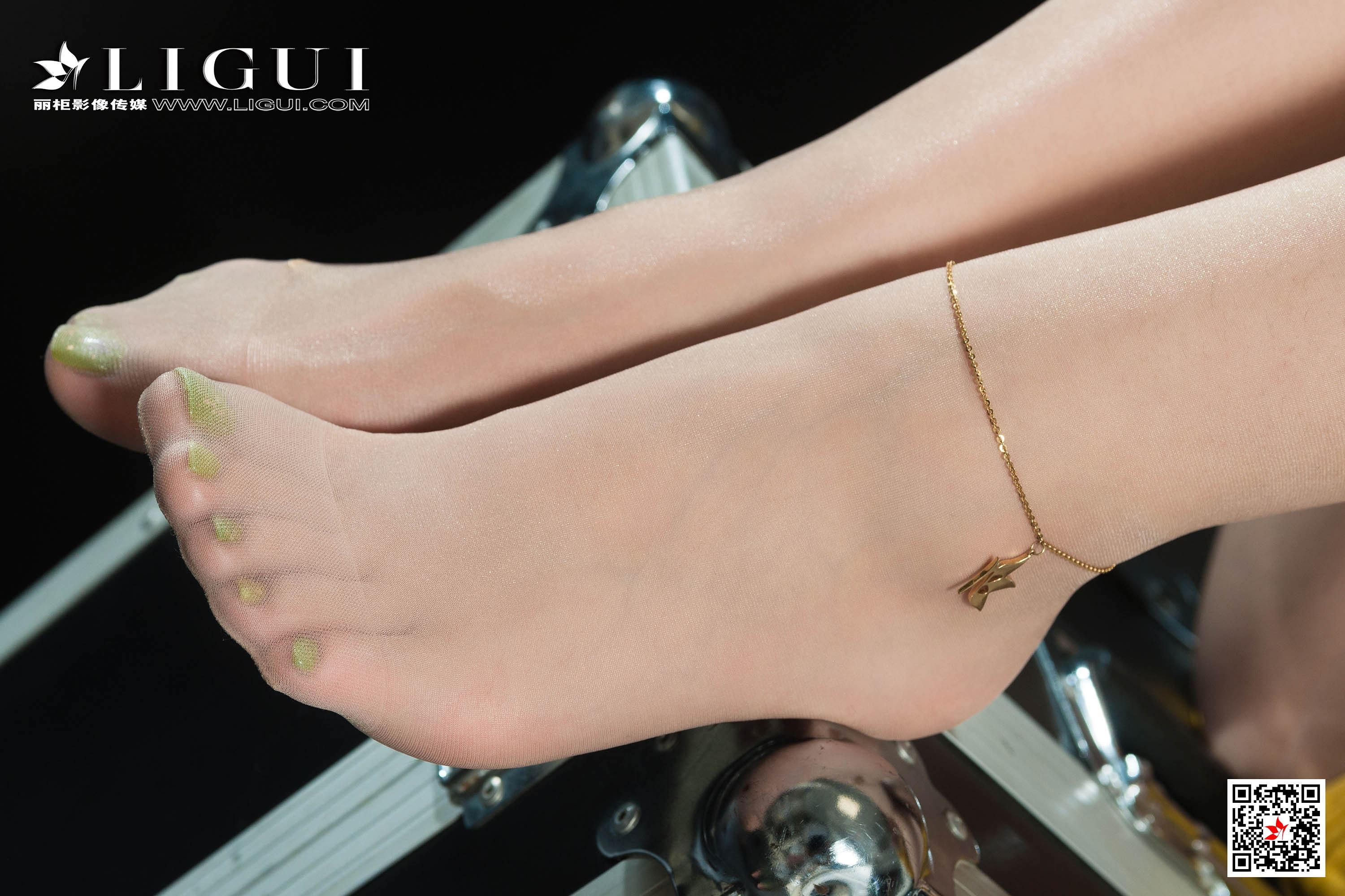 Ligui丽柜  2020.03.05《性感赛道女郎》-安娜