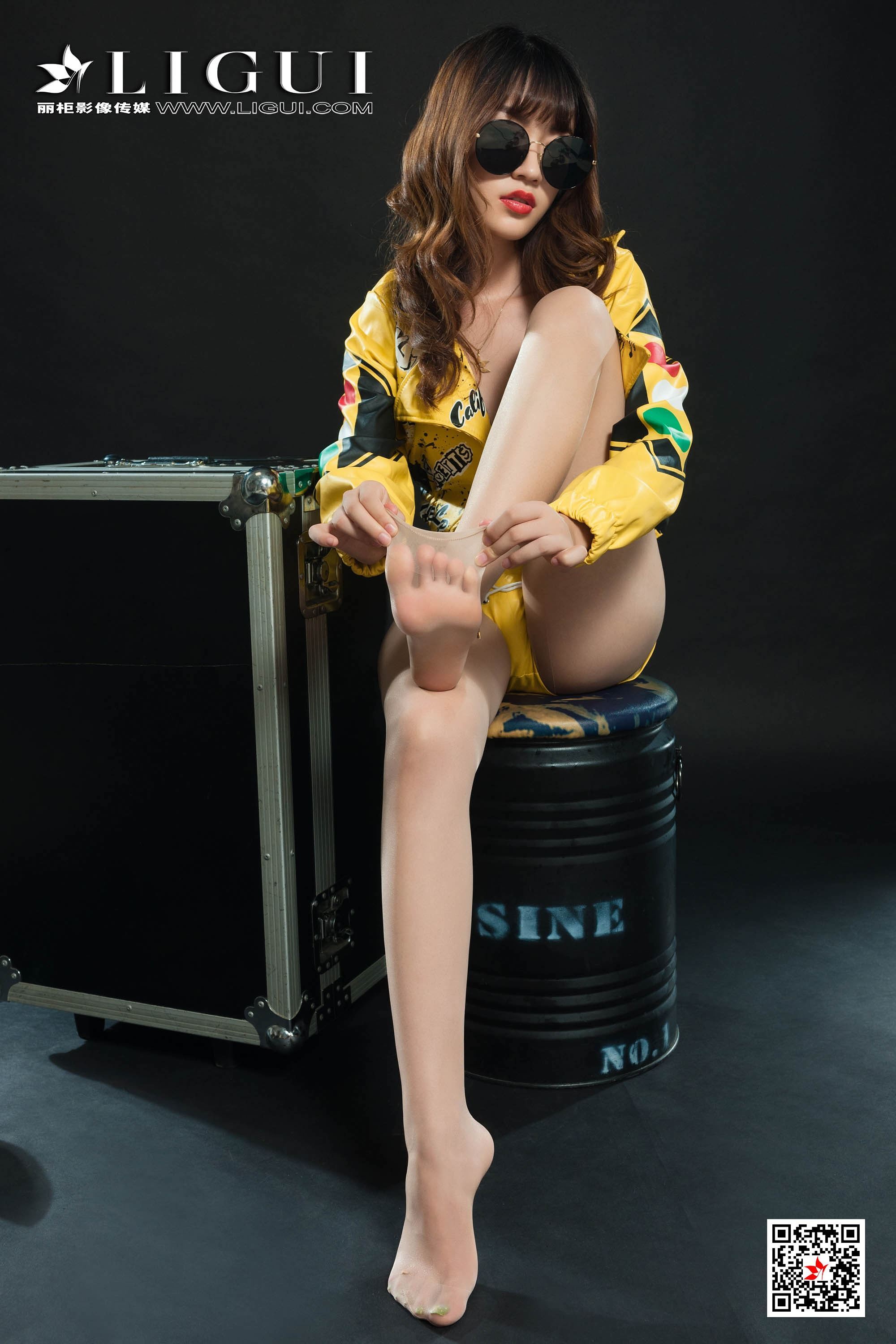 Ligui丽柜  2020.03.05《性感赛道女郎》-安娜