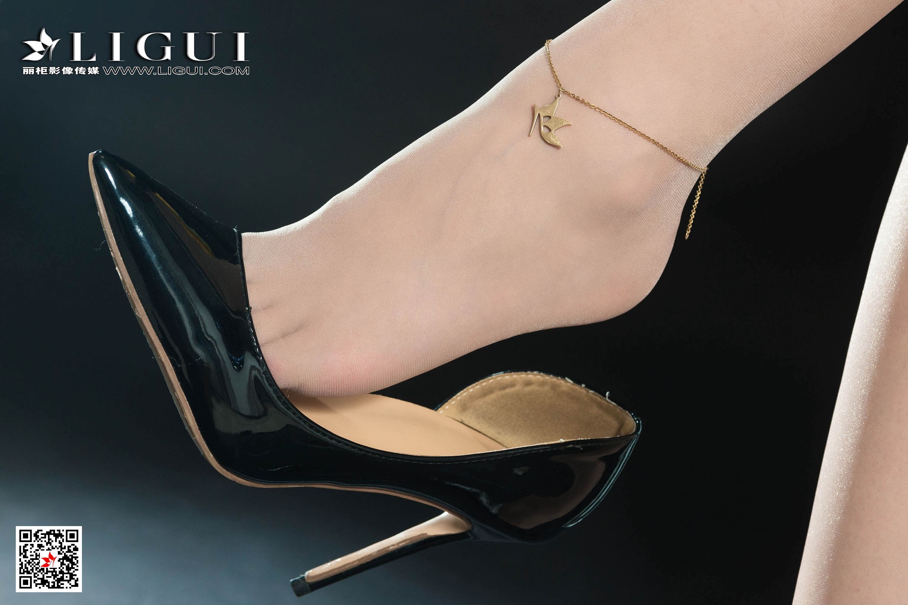 Ligui丽柜  2020.03.05《性感赛道女郎》-安娜