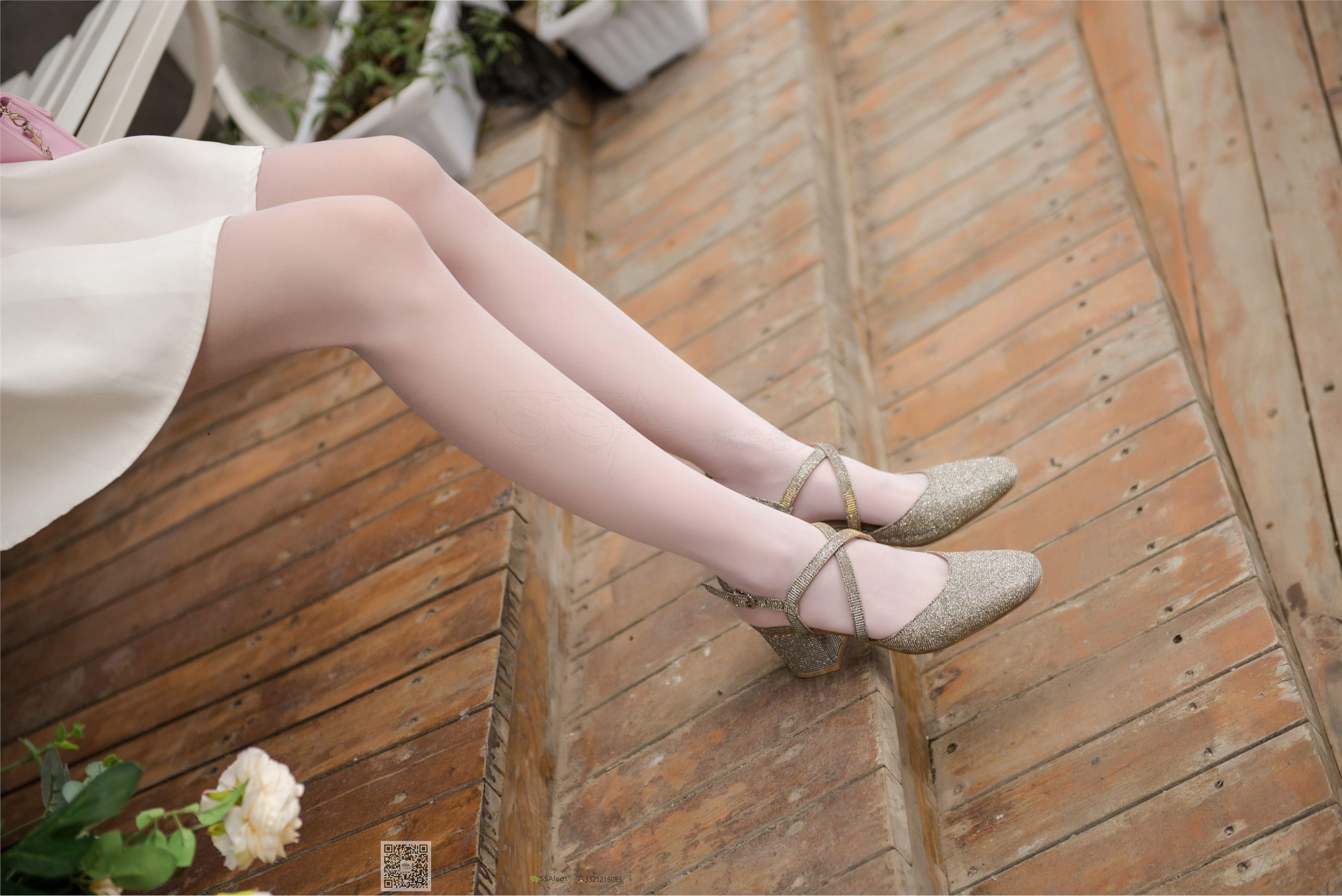 SSA丝社 009期 小琪琪 超薄5D长筒袜街拍