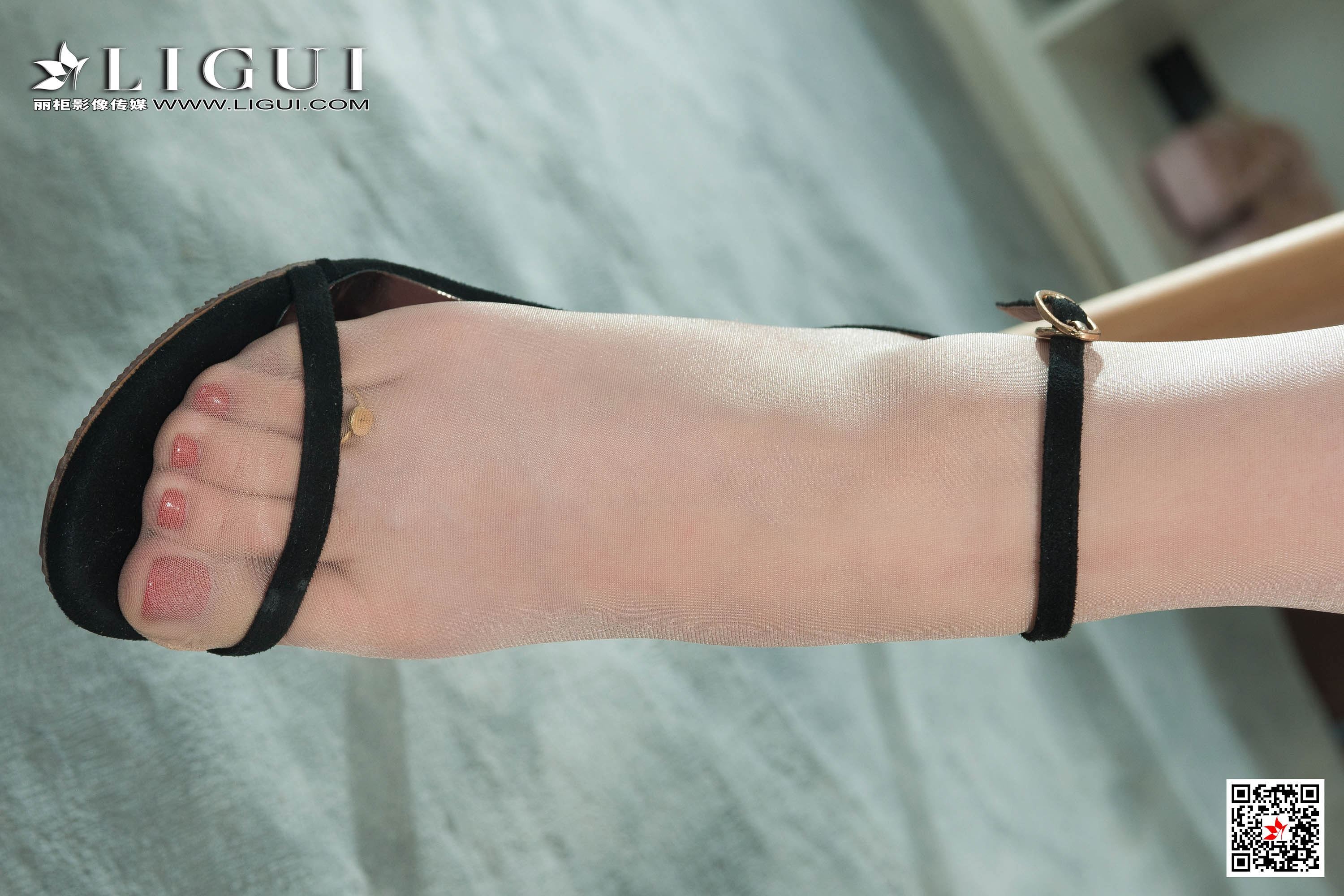 Ligui丽柜 2020.03.31《职场新秀》-伊伊