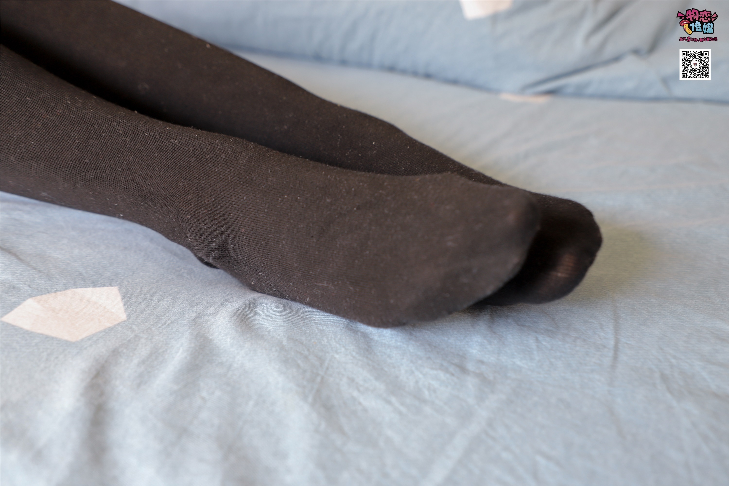 物恋传媒 No.005 JK制服高中小姐姐，棉袜加丝袜