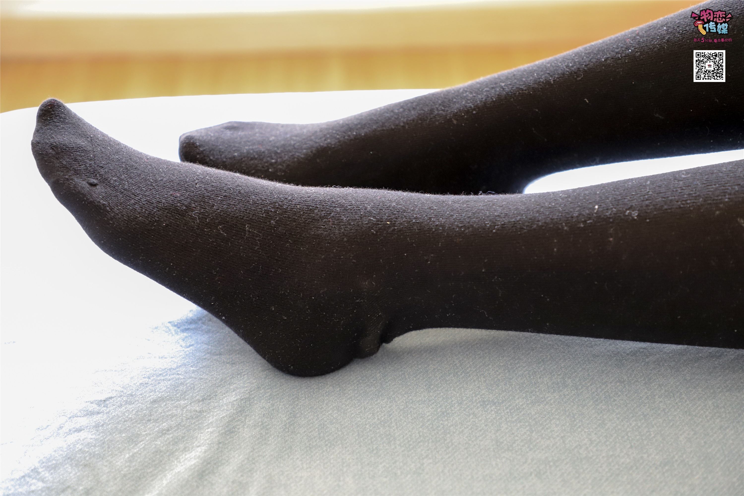 物恋传媒 No.005 JK制服高中小姐姐，棉袜加丝袜