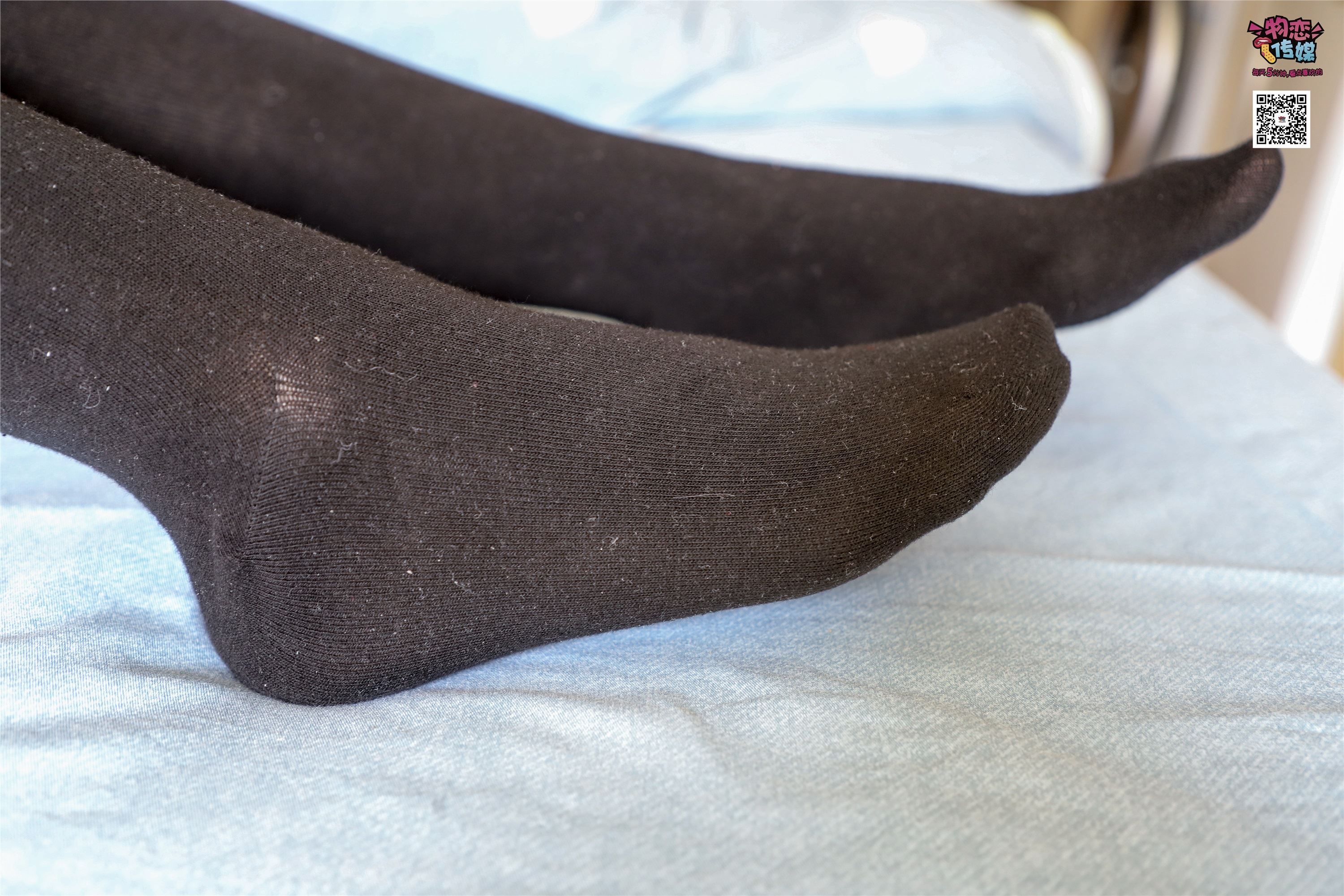 物恋传媒 No.005 JK制服高中小姐姐，棉袜加丝袜