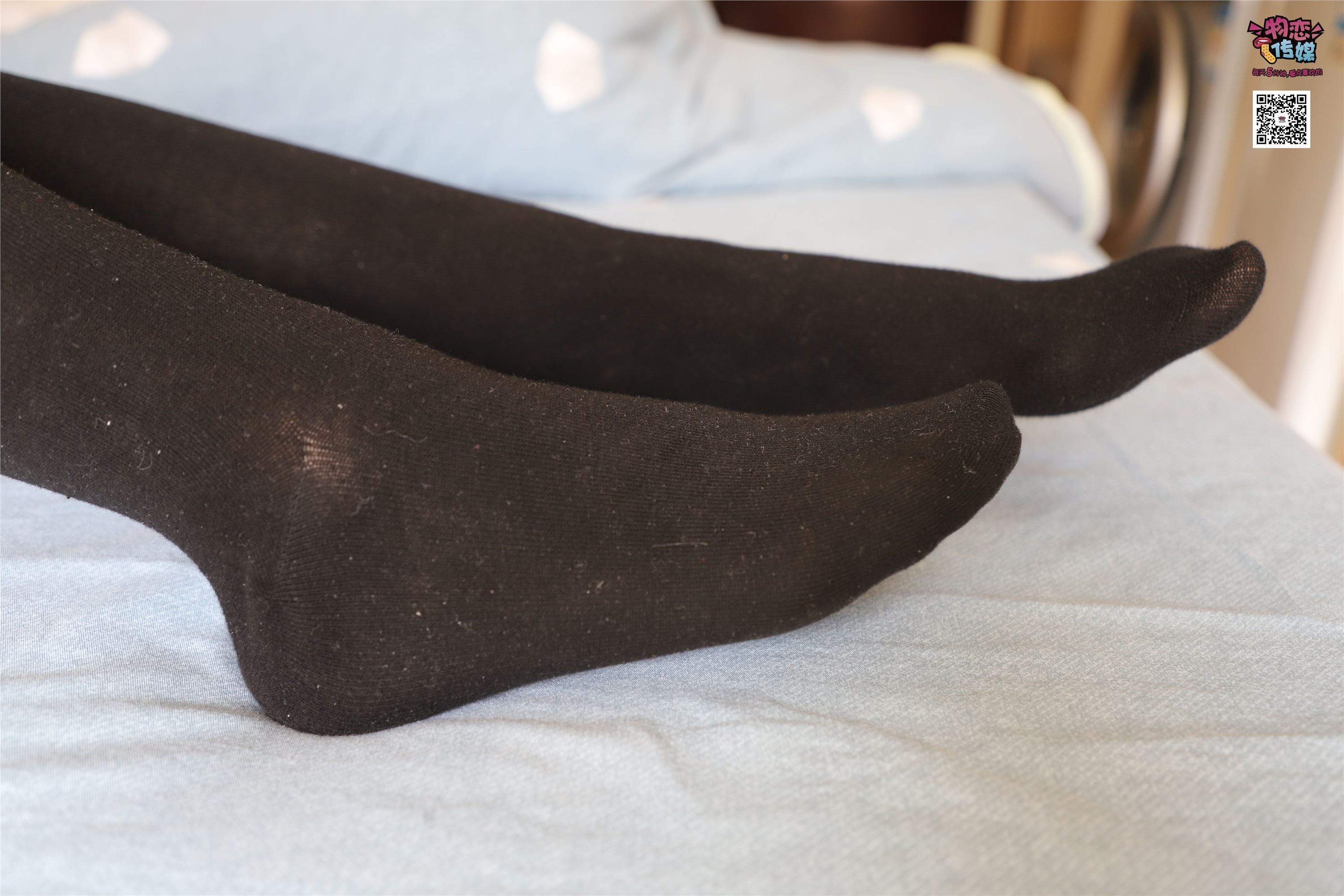 物恋传媒 No.005 JK制服高中小姐姐，棉袜加丝袜