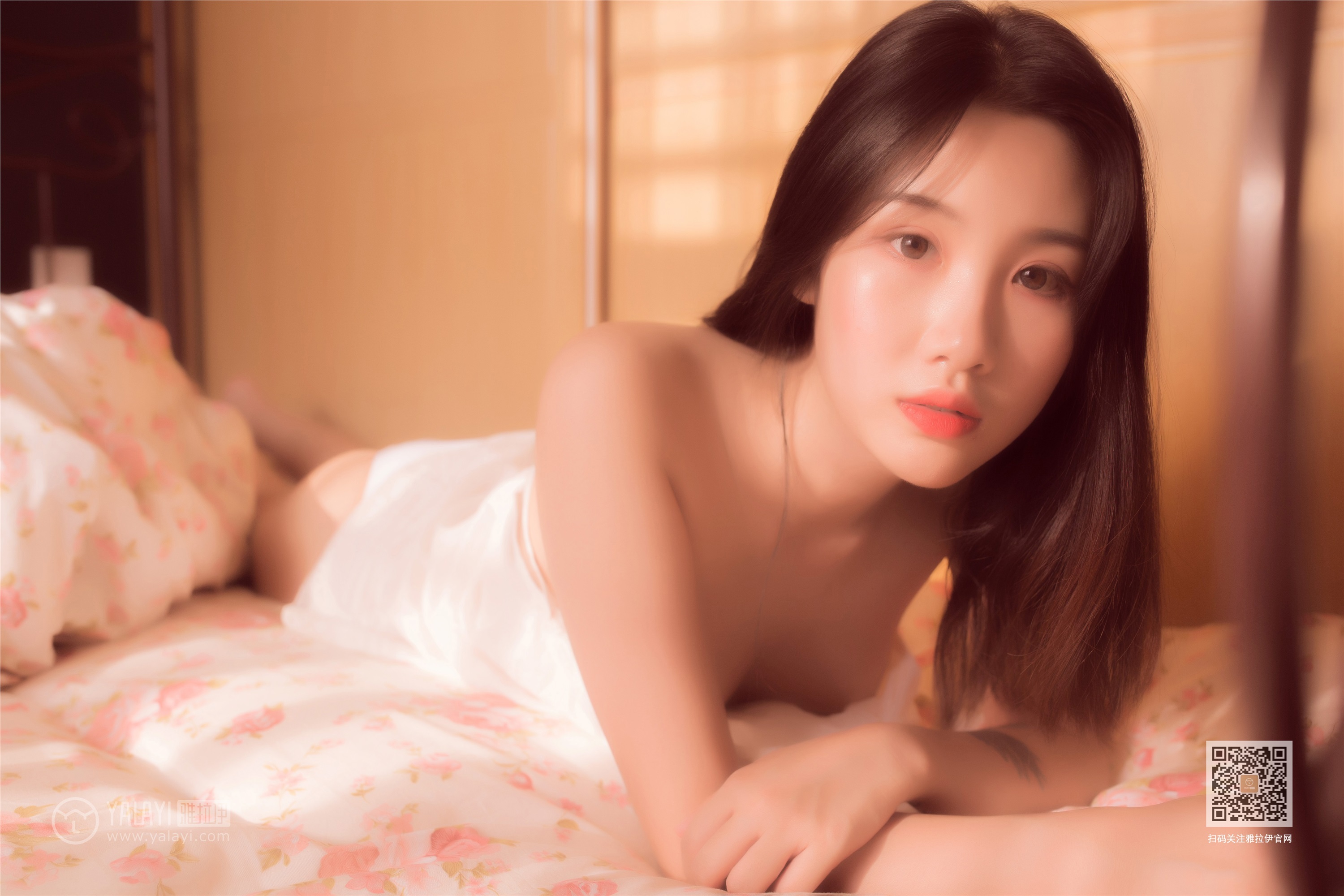 YALAYI雅拉伊  2019.12.17 Y493 籹籹仔 爱于黄昏后