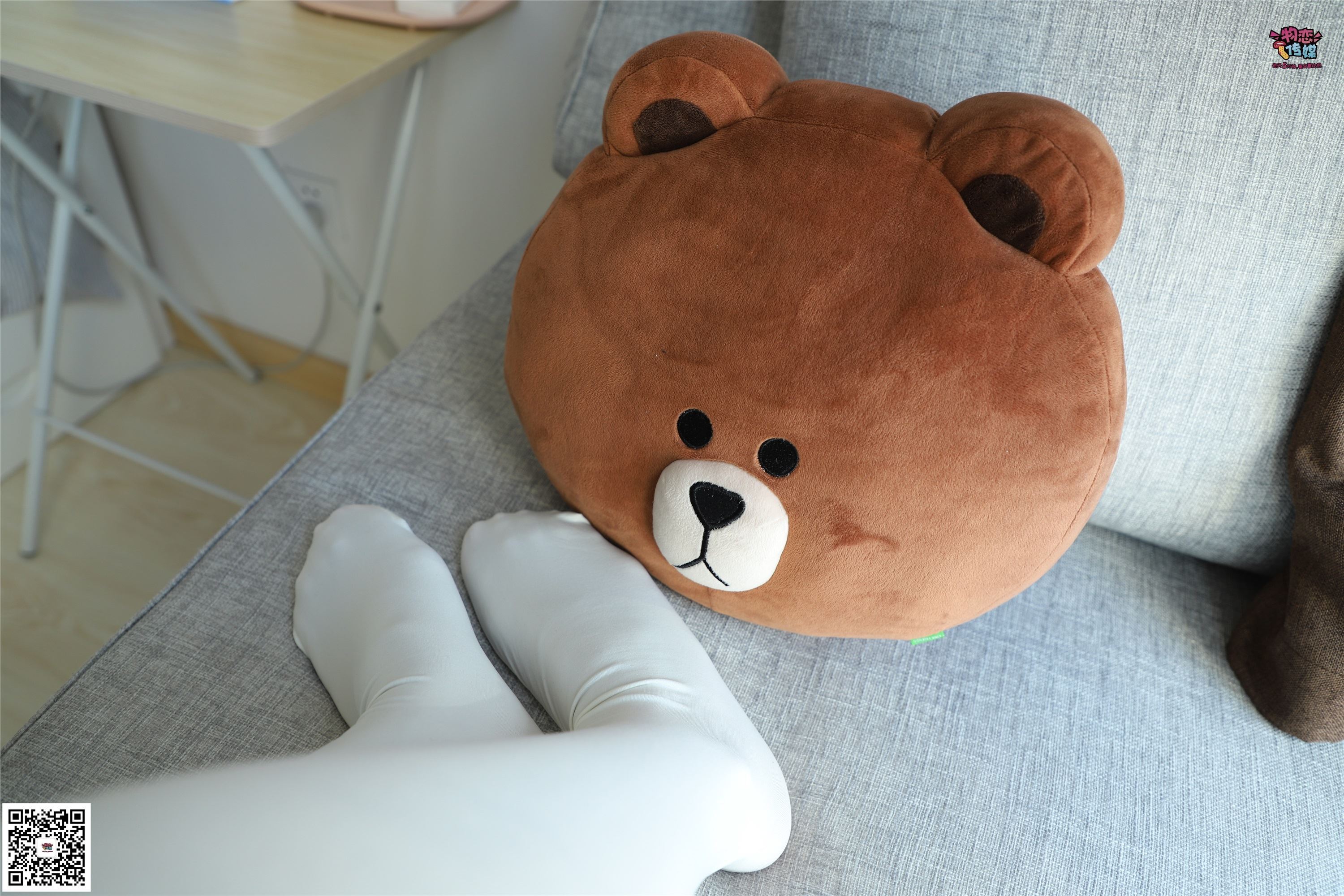 物恋传媒 No.006 可爱的大二小姐姐来啦，黑白棉袜加丝袜哦