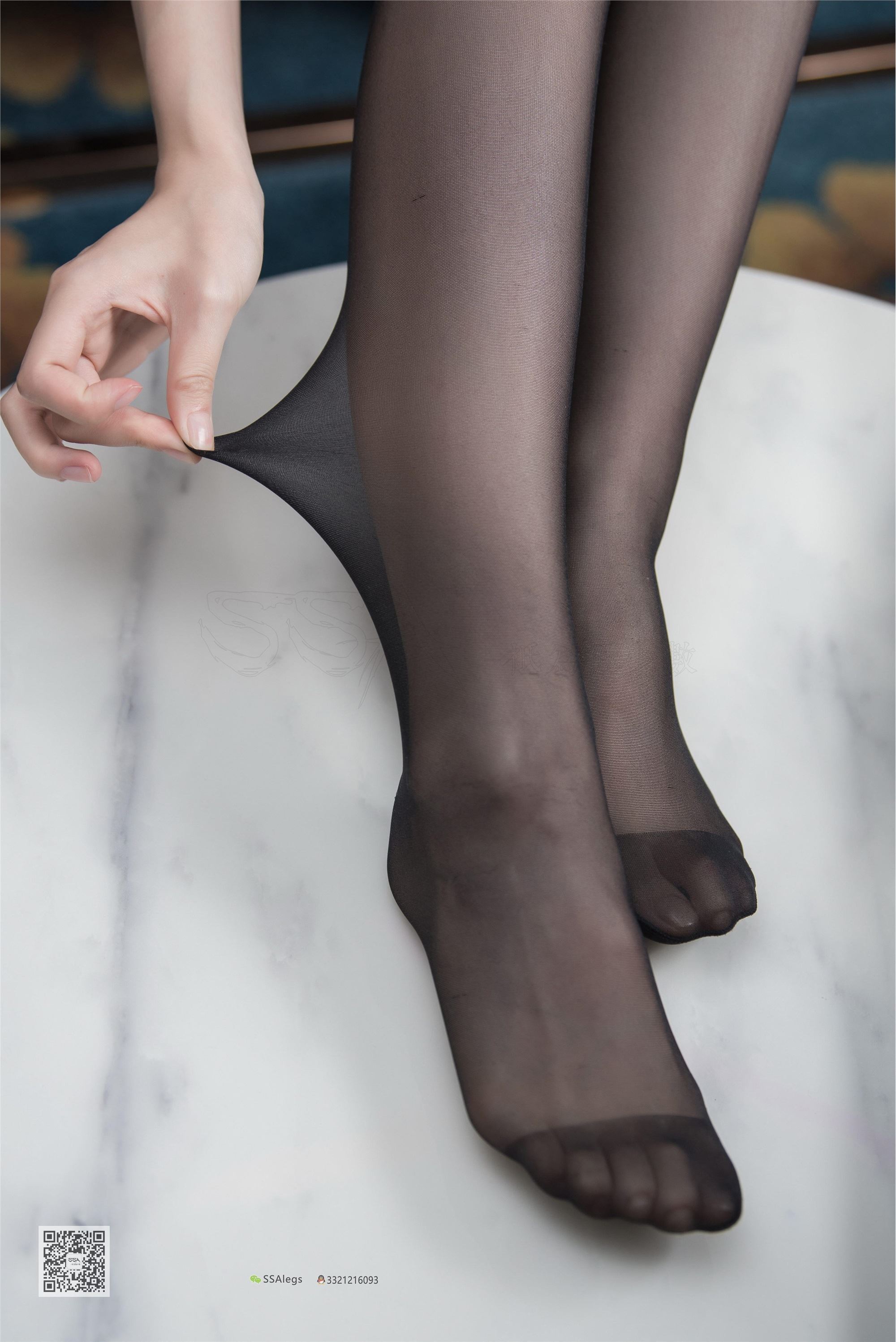 SSA丝社 010期 小琪琪 长筒黑丝穿丝过程与足尖特写