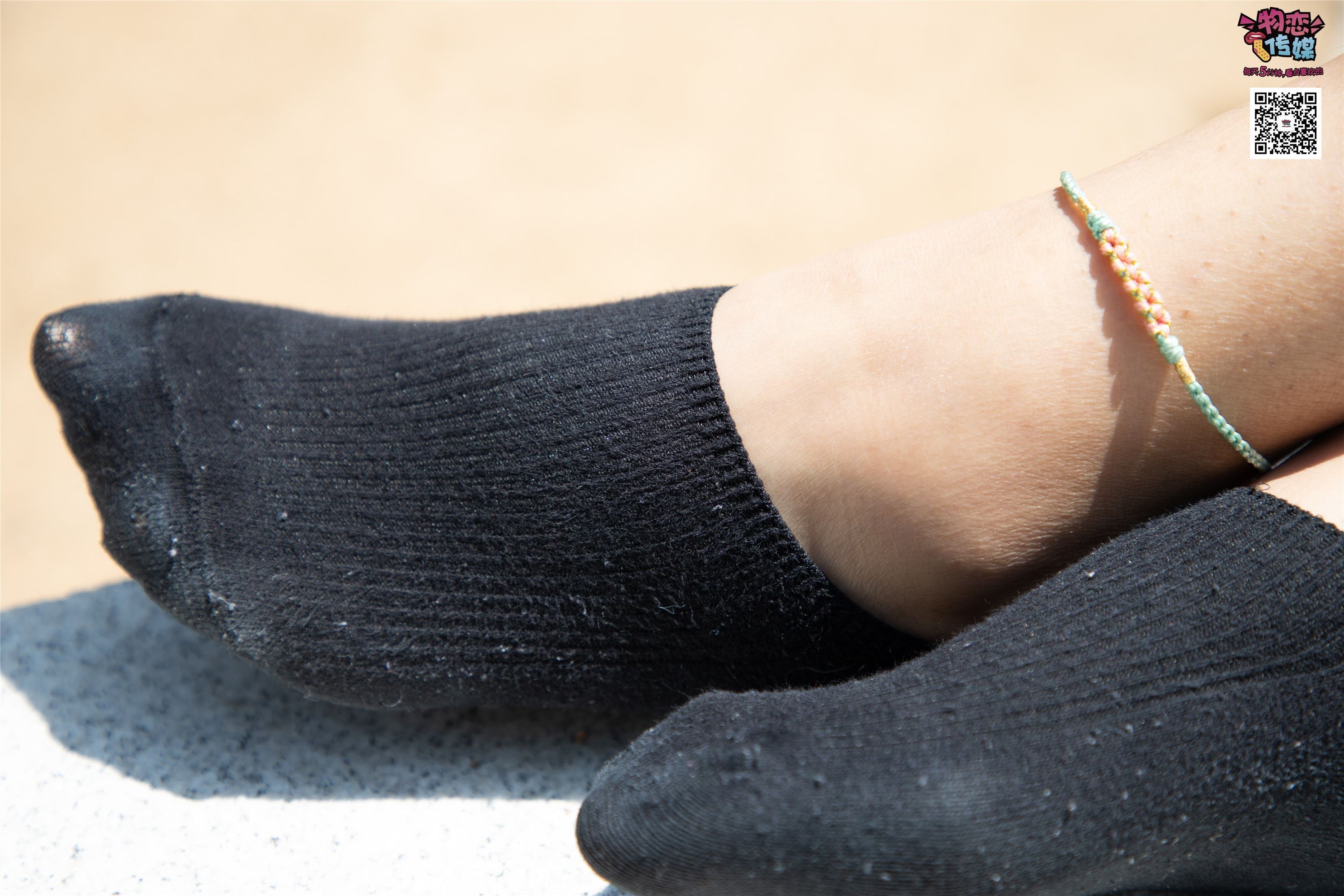 物恋传媒 No.011 纯纯的邻家小妹,小白鞋搭配黑色船袜,清凉一夏