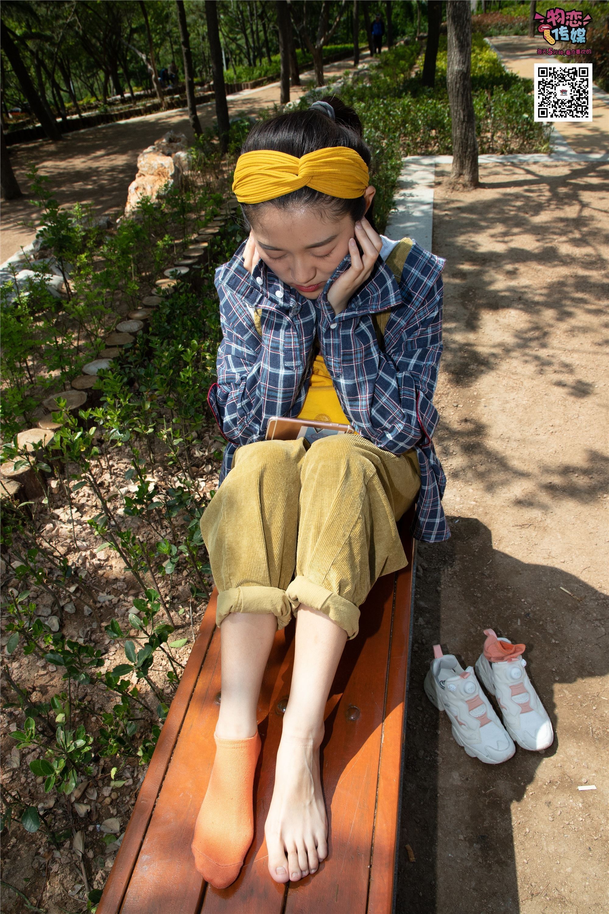 物恋传媒 No.013 气质独特的邻家小妹,粉色小棉袜加白袜哦