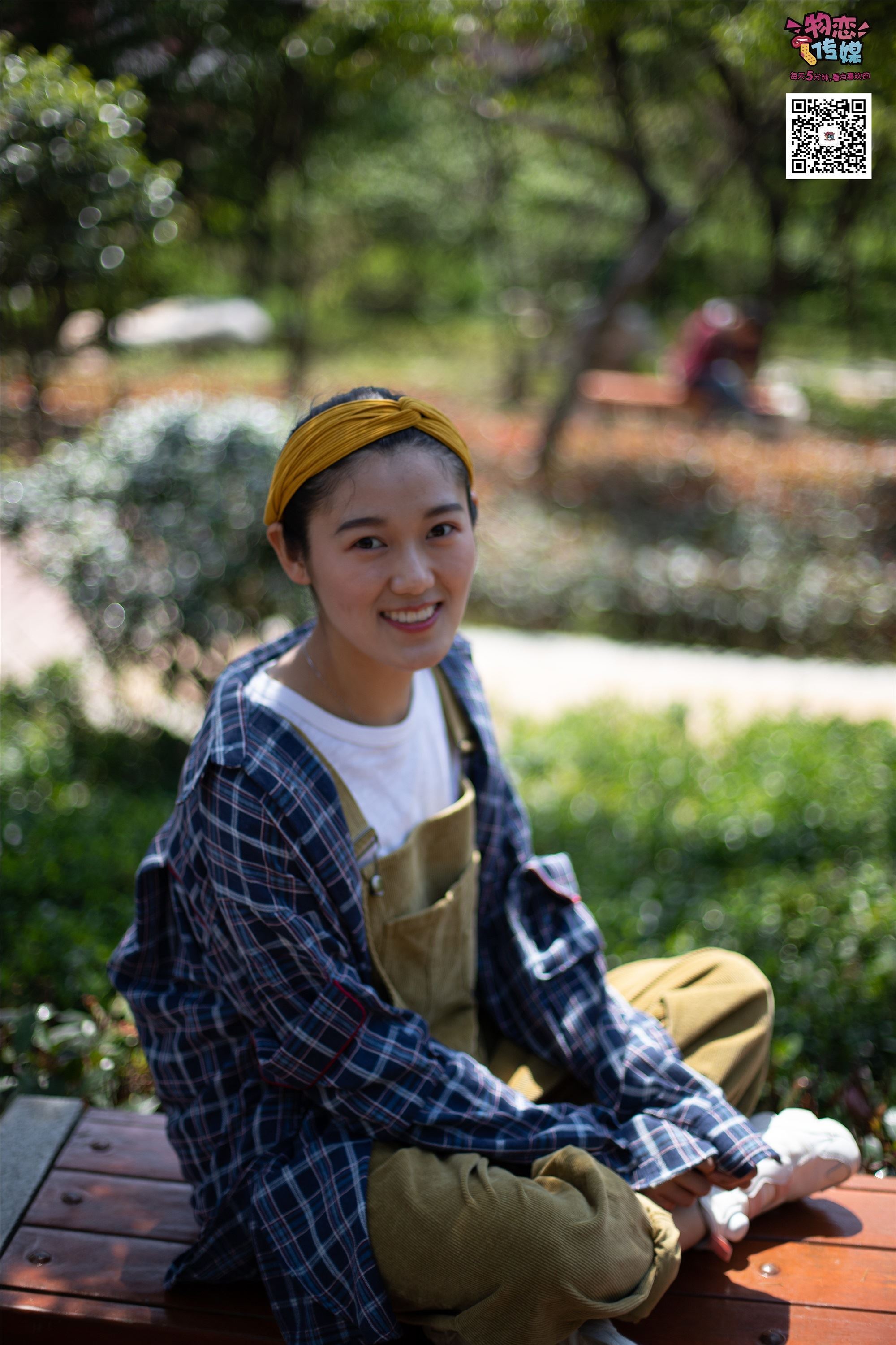 物恋传媒 No.013 气质独特的邻家小妹,粉色小棉袜加白袜哦