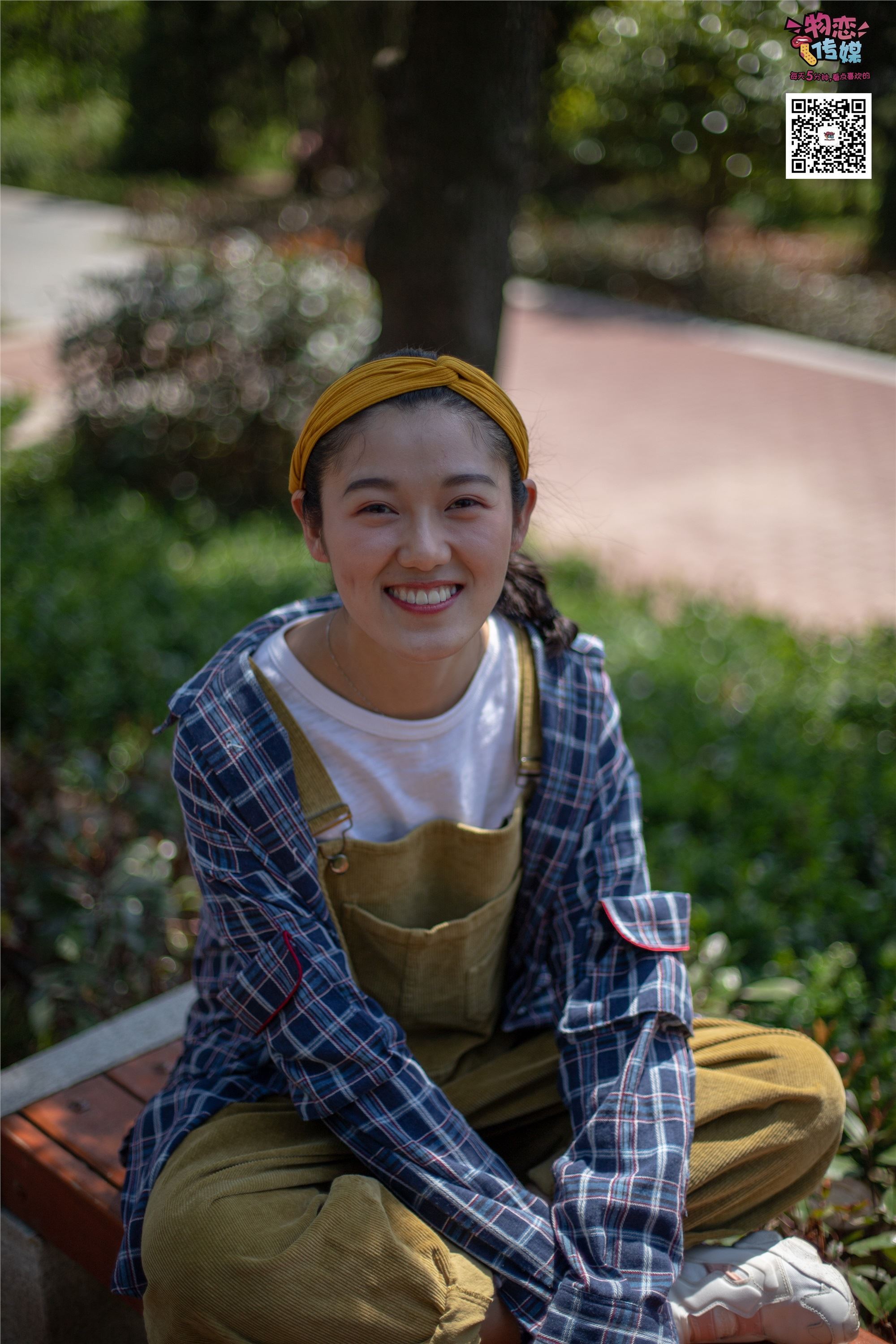 物恋传媒 No.013 气质独特的邻家小妹,粉色小棉袜加白袜哦