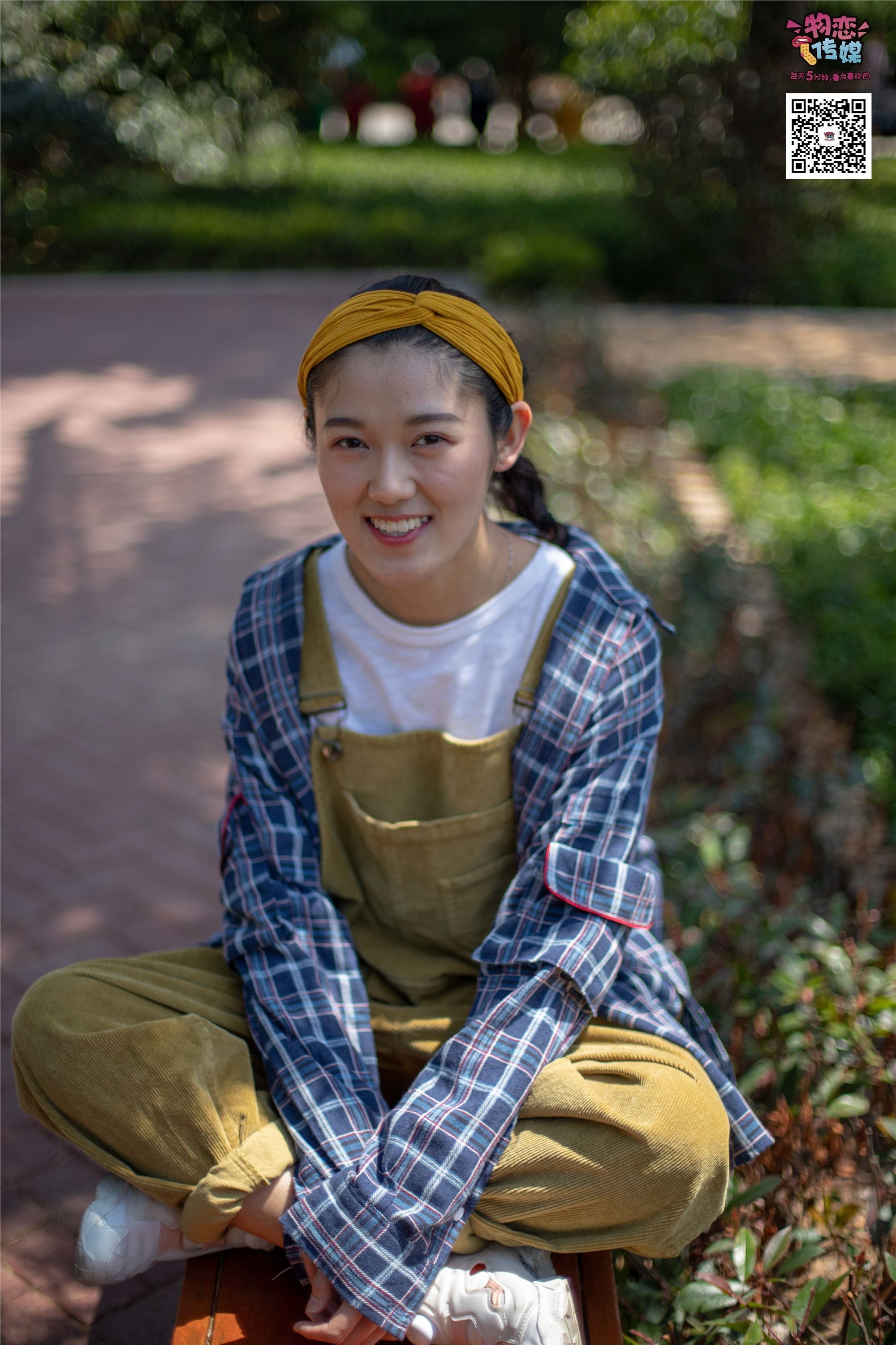 物恋传媒 No.013 气质独特的邻家小妹,粉色小棉袜加白袜哦