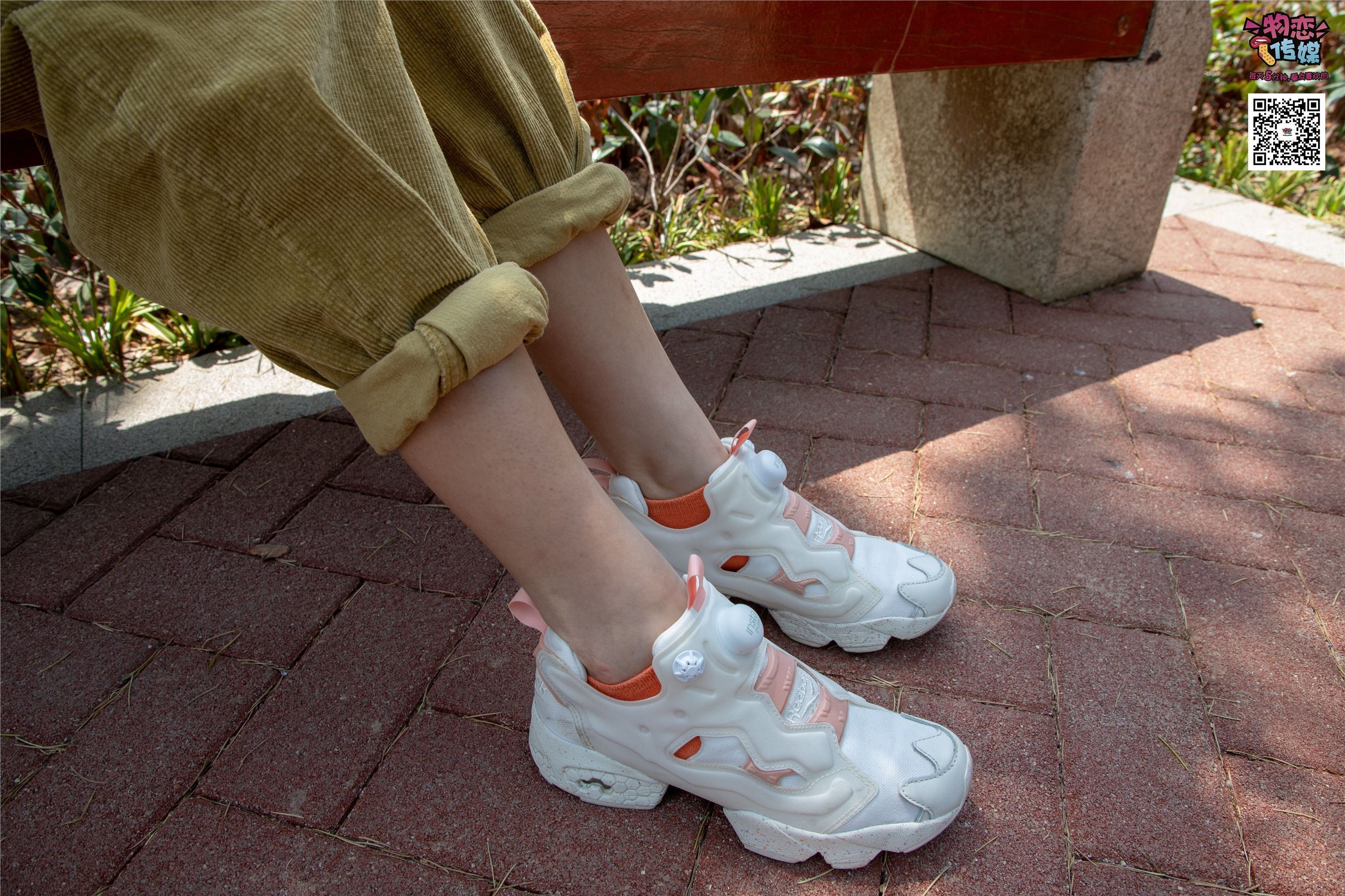 物恋传媒 No.013 气质独特的邻家小妹,粉色小棉袜加白袜哦