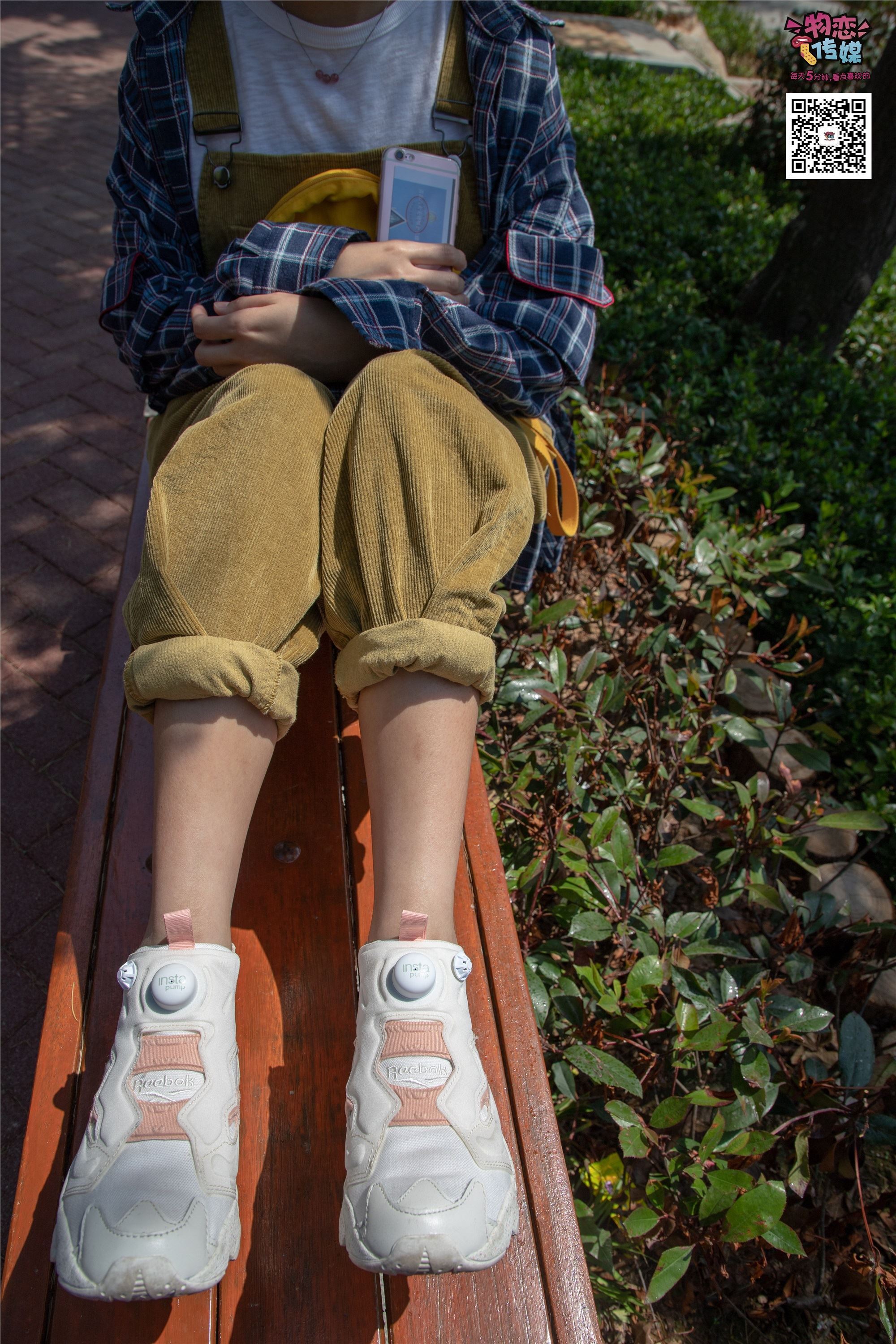 物恋传媒 No.013 气质独特的邻家小妹,粉色小棉袜加白袜哦