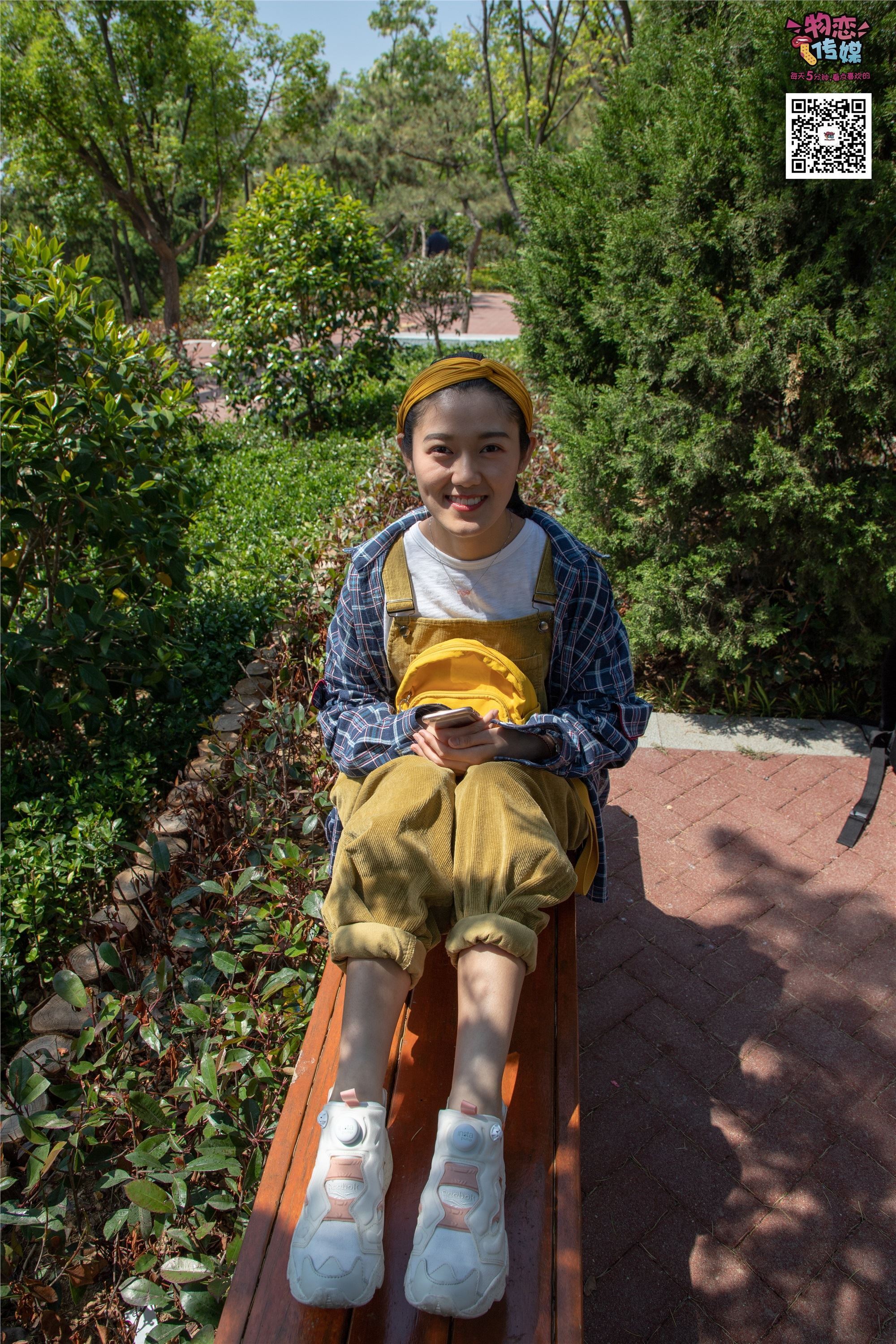 物恋传媒 No.013 气质独特的邻家小妹,粉色小棉袜加白袜哦