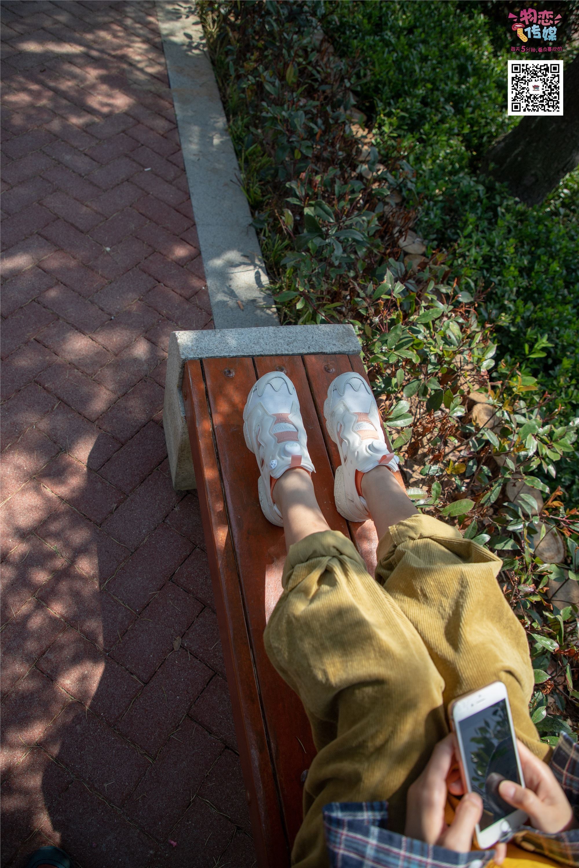 物恋传媒 No.013 气质独特的邻家小妹,粉色小棉袜加白袜哦