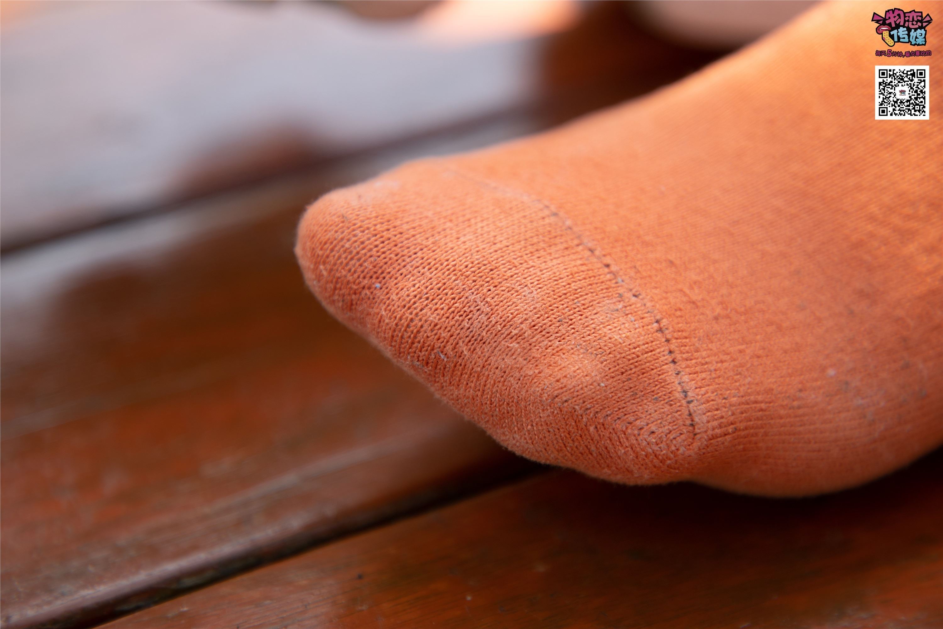 物恋传媒 No.013 气质独特的邻家小妹,粉色小棉袜加白袜哦