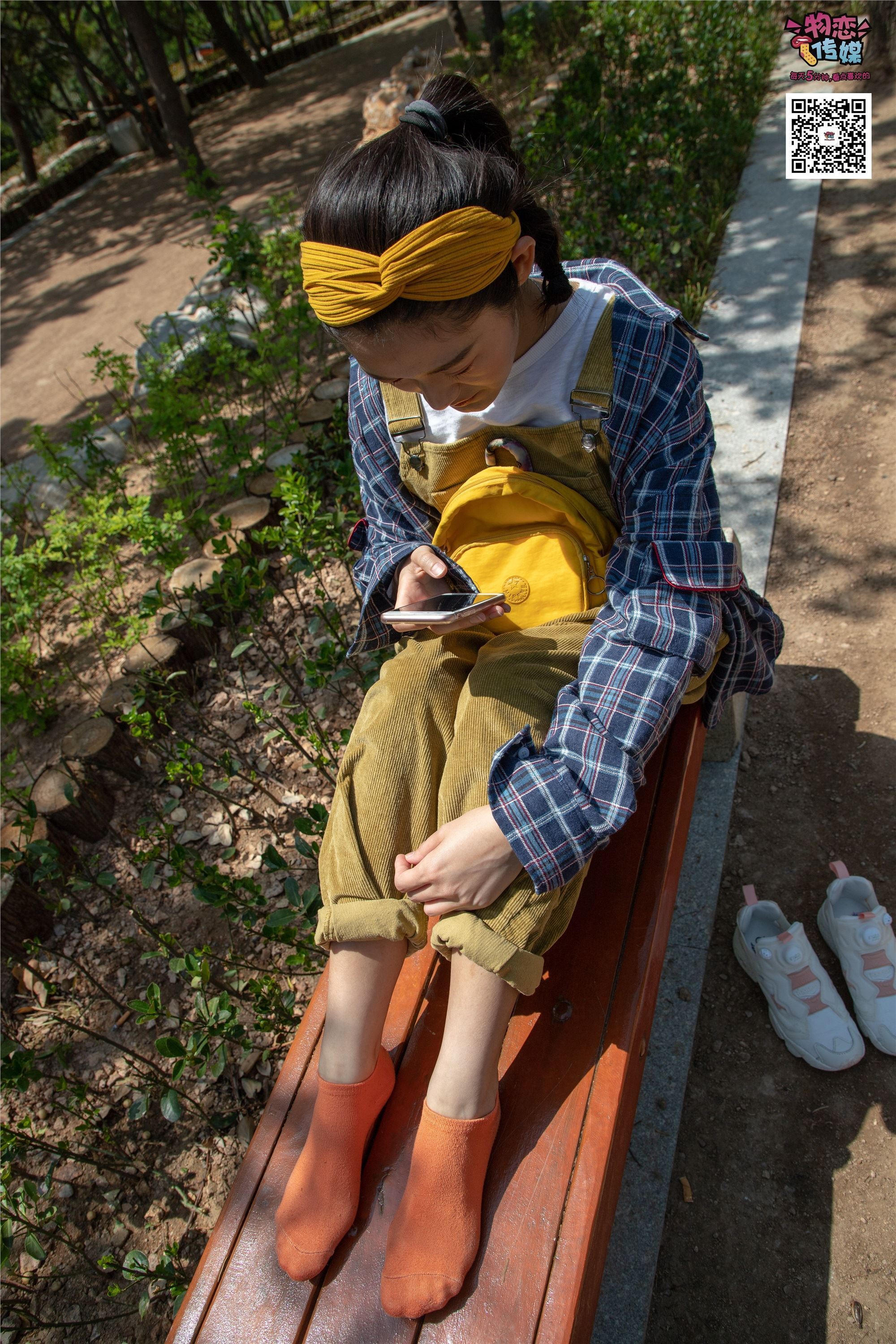 物恋传媒 No.013 气质独特的邻家小妹,粉色小棉袜加白袜哦