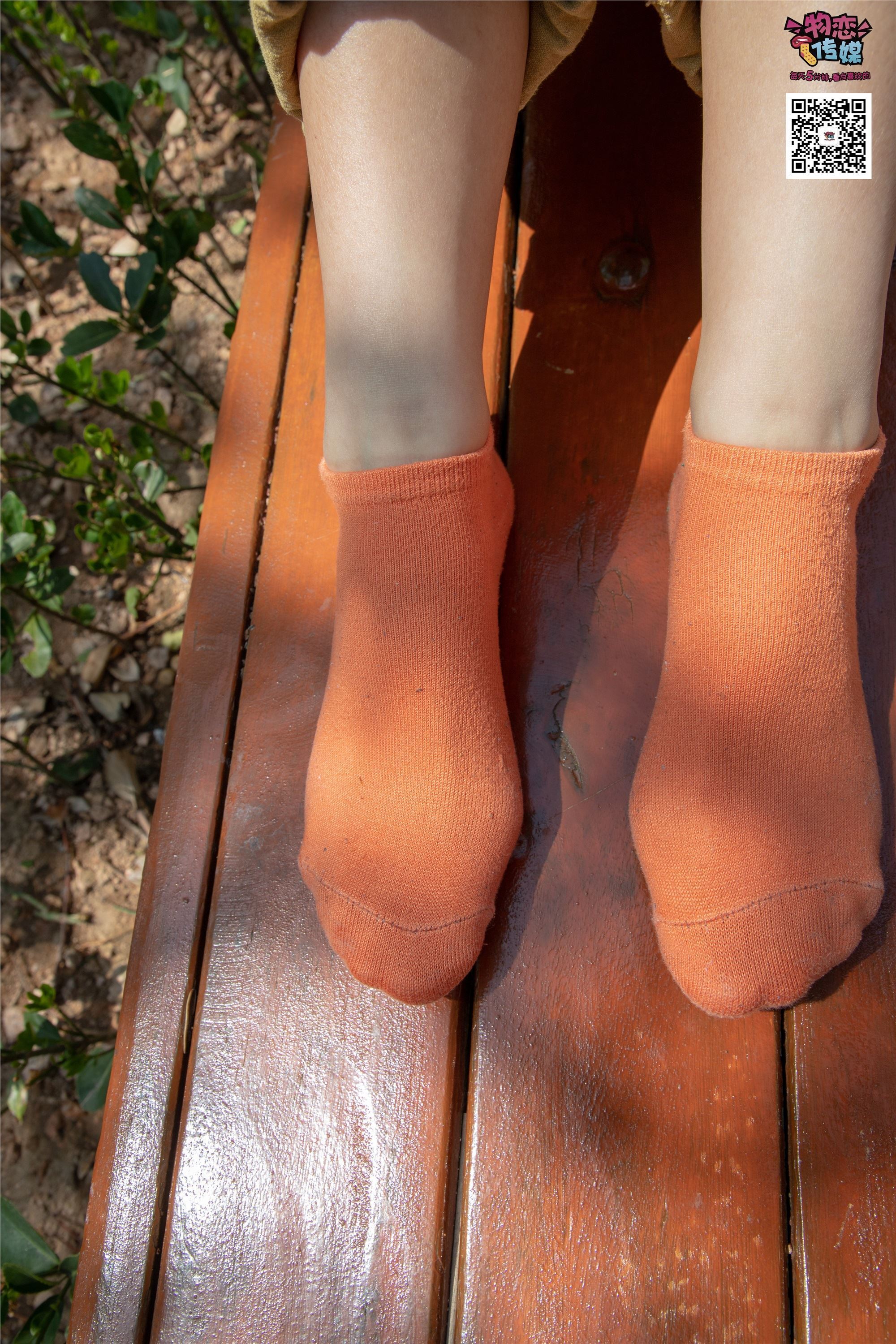 物恋传媒 No.013 气质独特的邻家小妹,粉色小棉袜加白袜哦