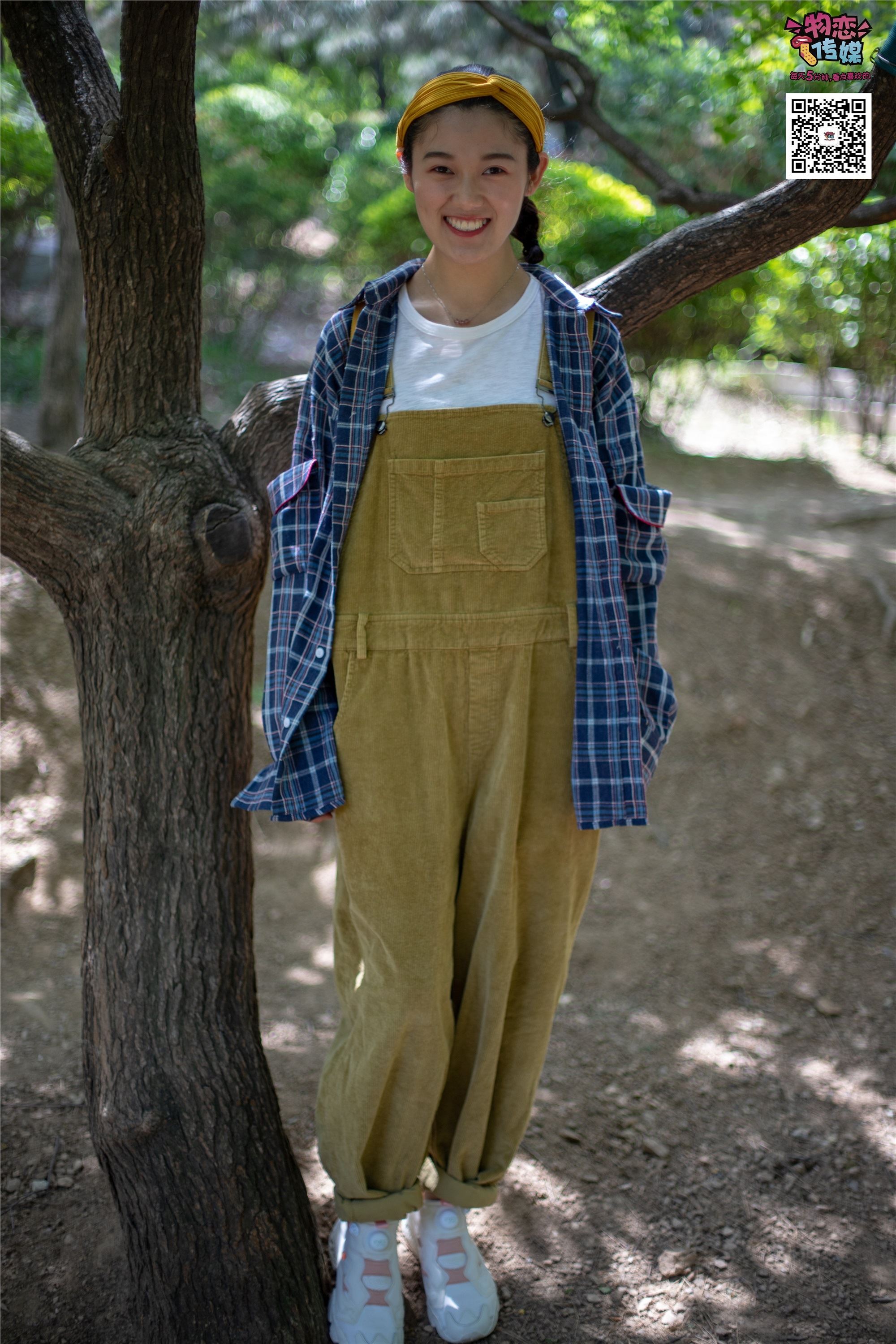 物恋传媒 No.013 气质独特的邻家小妹,粉色小棉袜加白袜哦