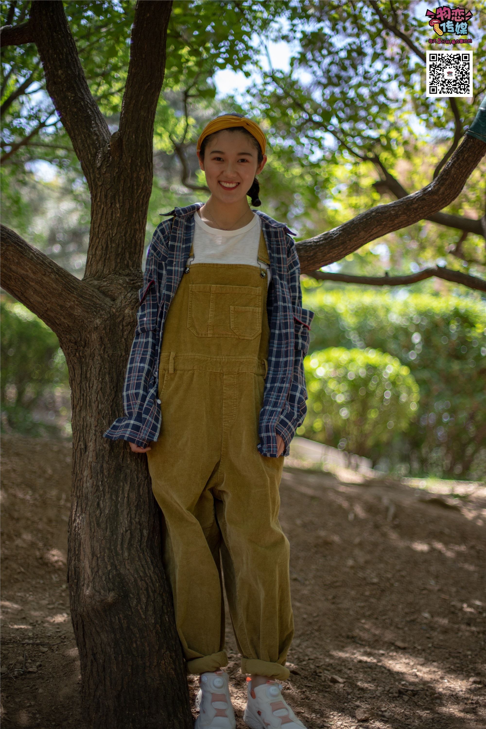 物恋传媒 No.013 气质独特的邻家小妹,粉色小棉袜加白袜哦