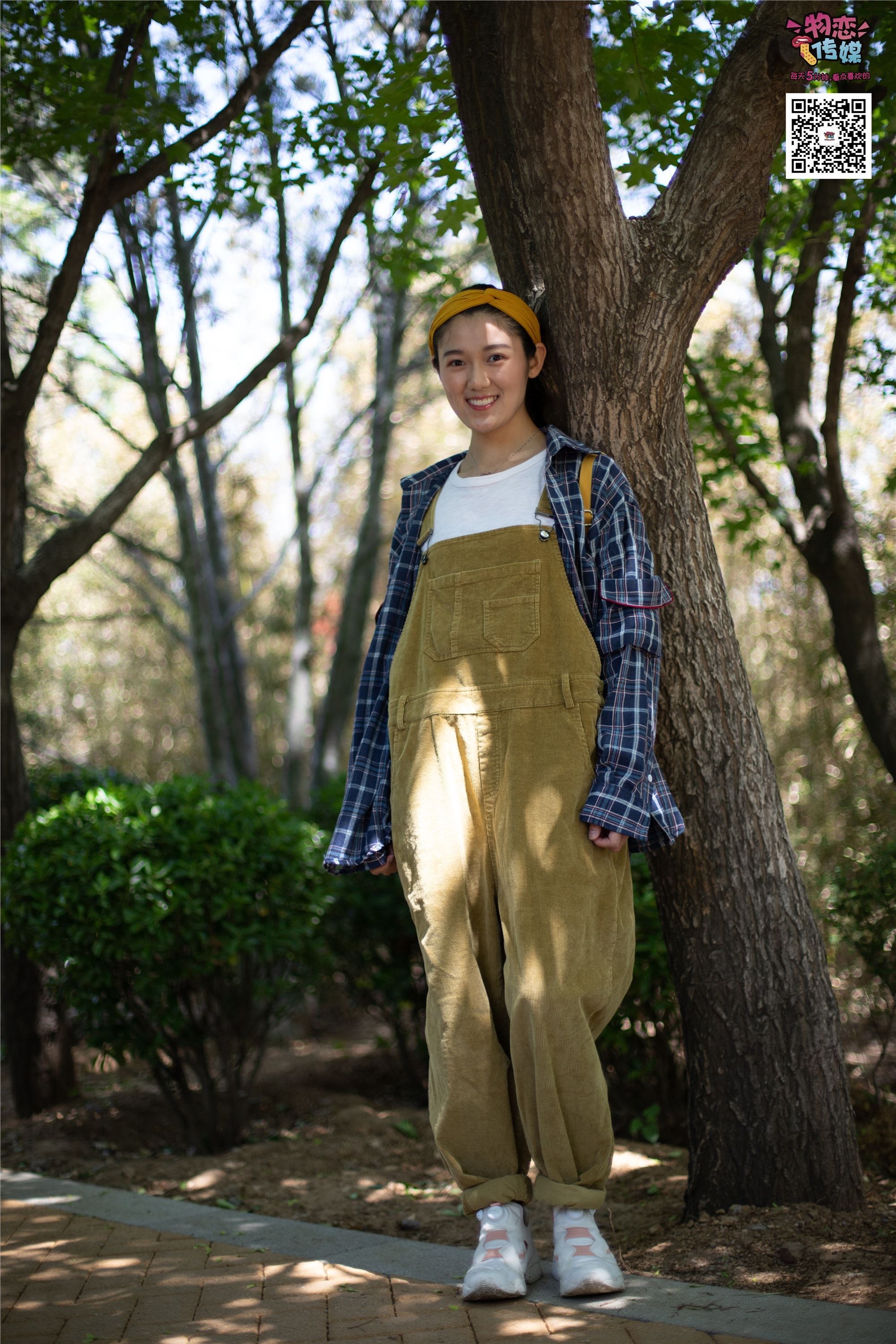 物恋传媒 No.013 气质独特的邻家小妹,粉色小棉袜加白袜哦