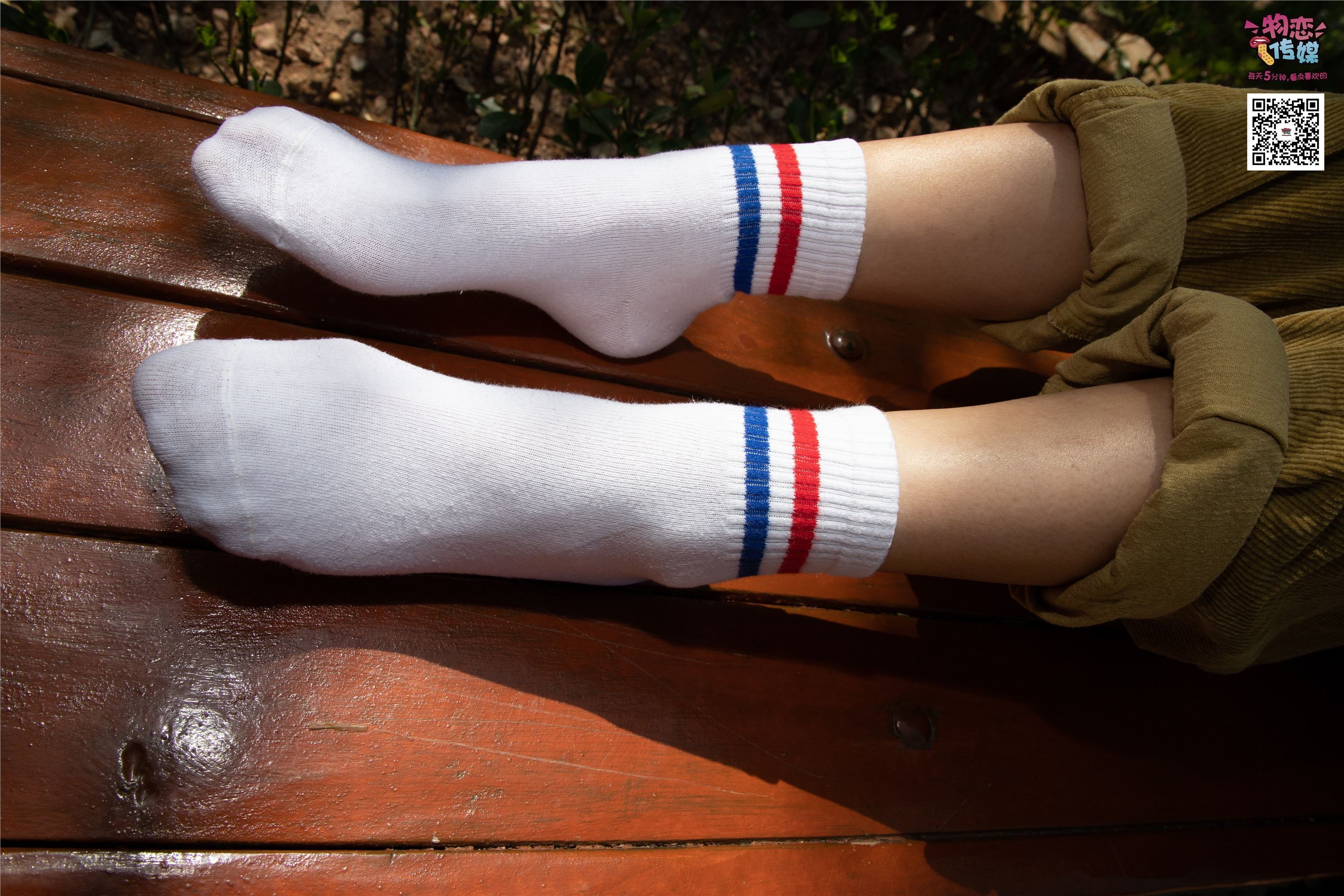 物恋传媒 No.013 气质独特的邻家小妹,粉色小棉袜加白袜哦