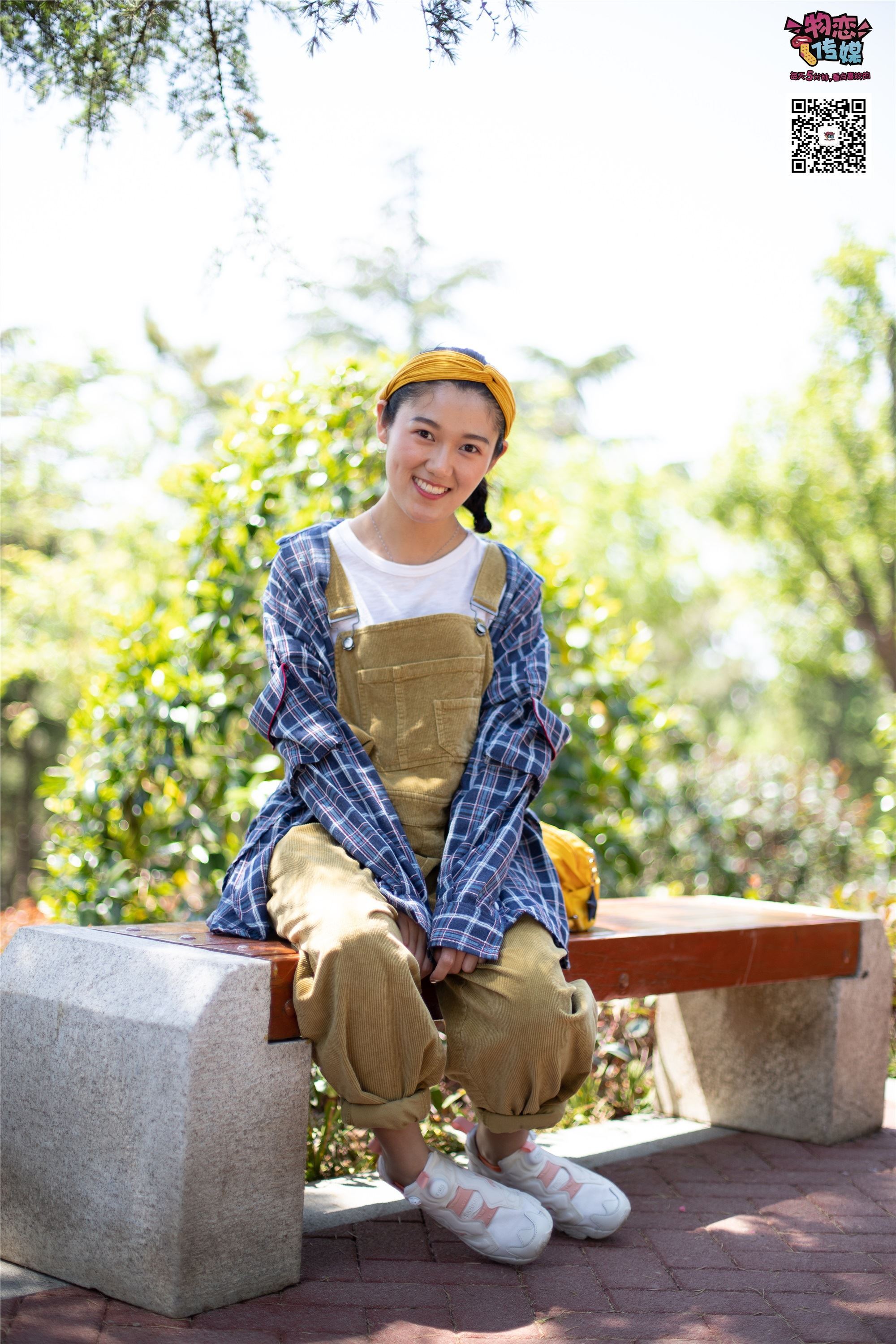 物恋传媒 No.013 气质独特的邻家小妹,粉色小棉袜加白袜哦