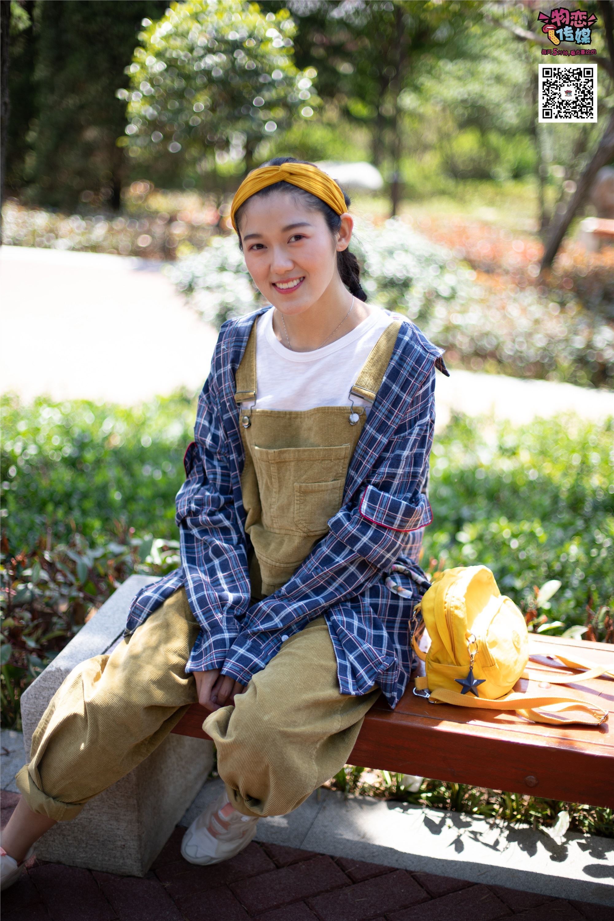 物恋传媒 No.013 气质独特的邻家小妹,粉色小棉袜加白袜哦